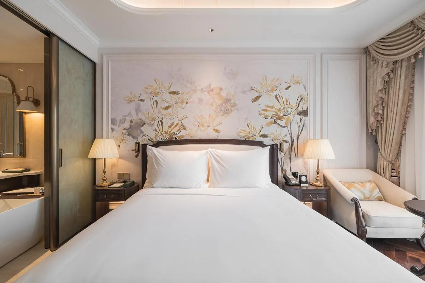 Bed in Golden Imperial Hotel