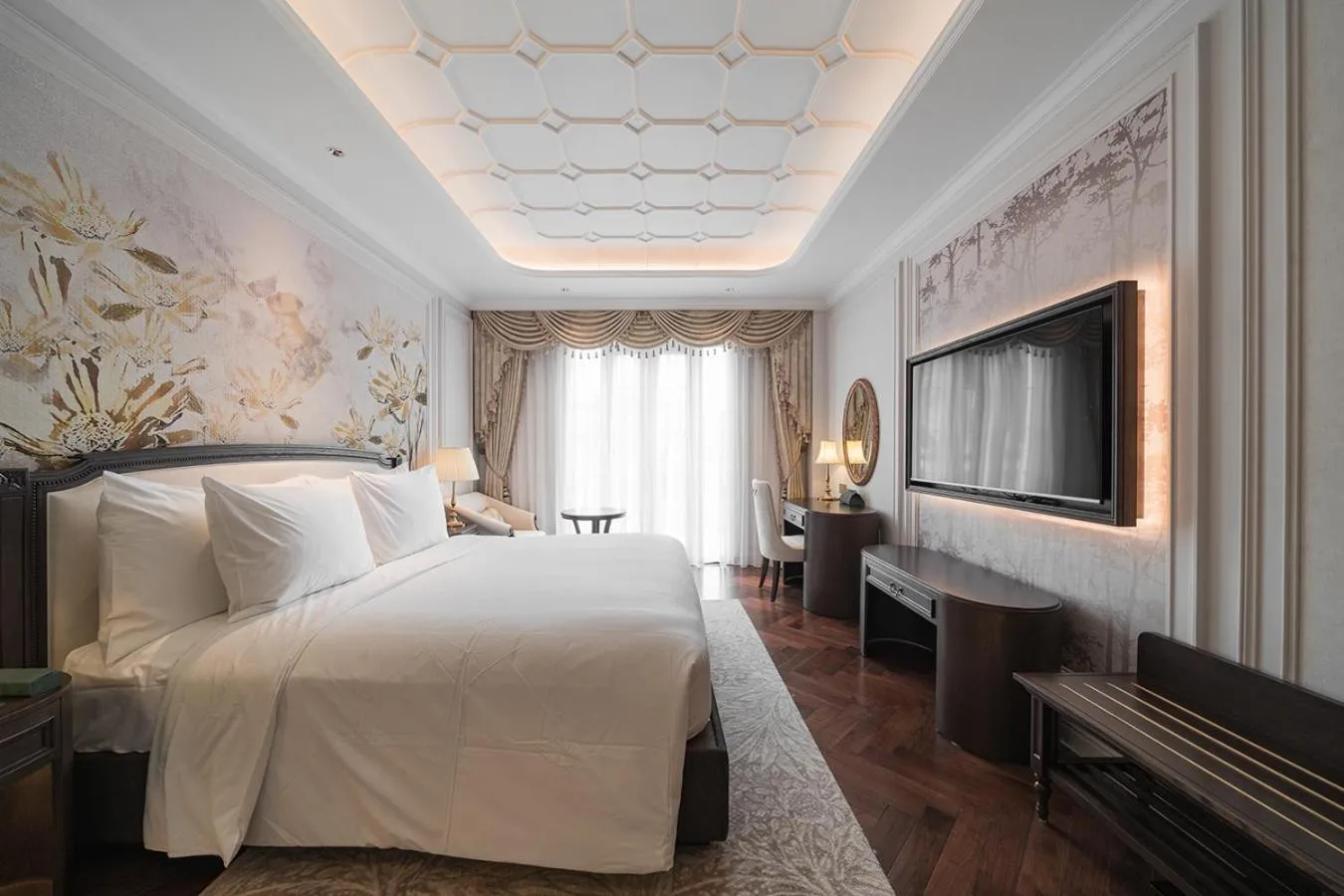 Bed in Golden Imperial Hotel