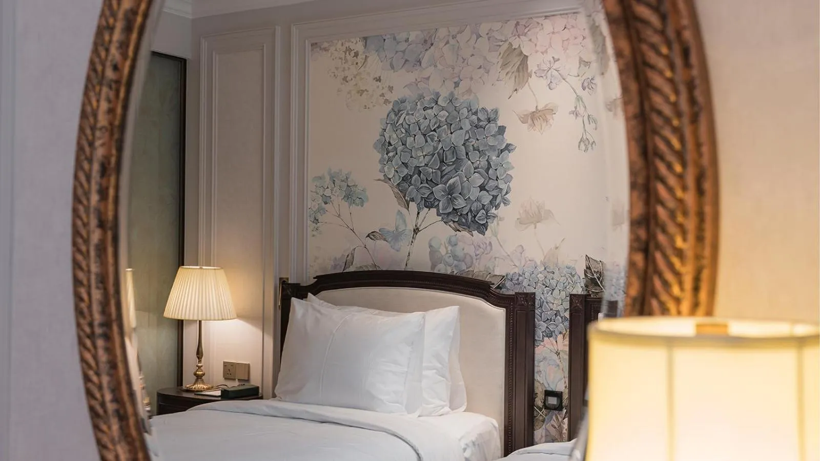 Bed in Golden Imperial Hotel