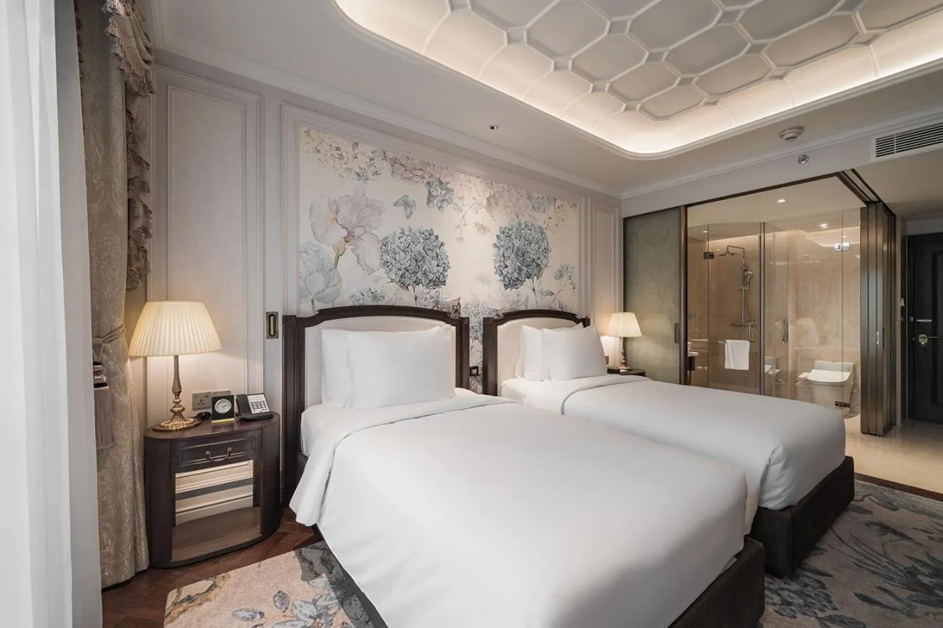 Bed in Golden Imperial Hotel