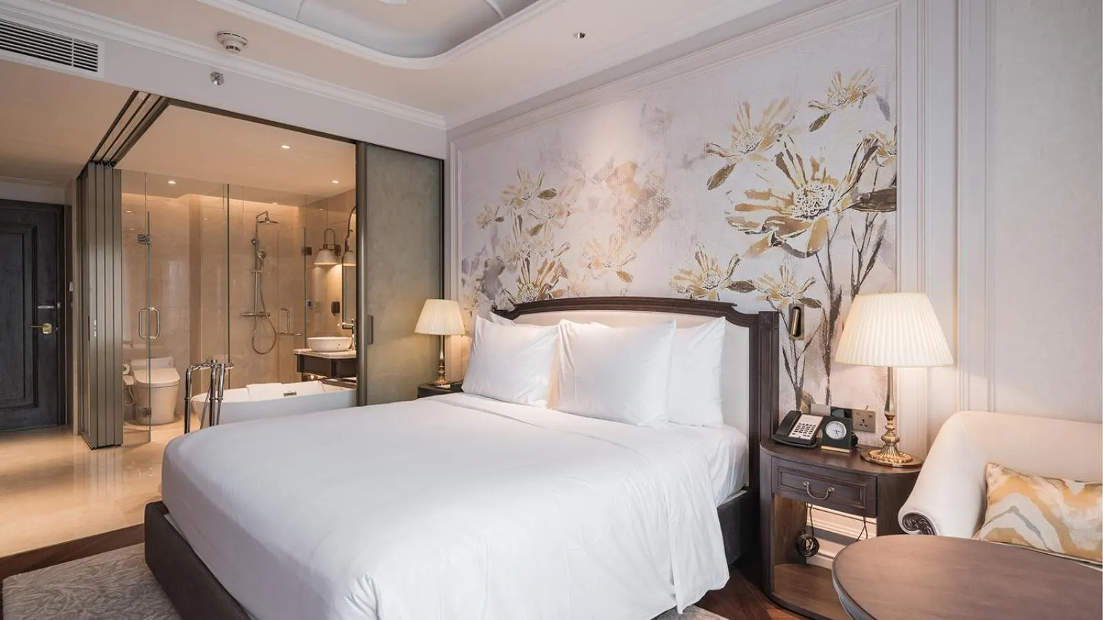 Bed in Golden Imperial Hotel