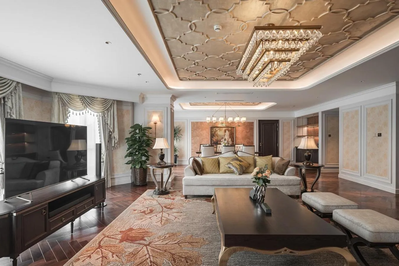 Bed in Golden Imperial Hotel