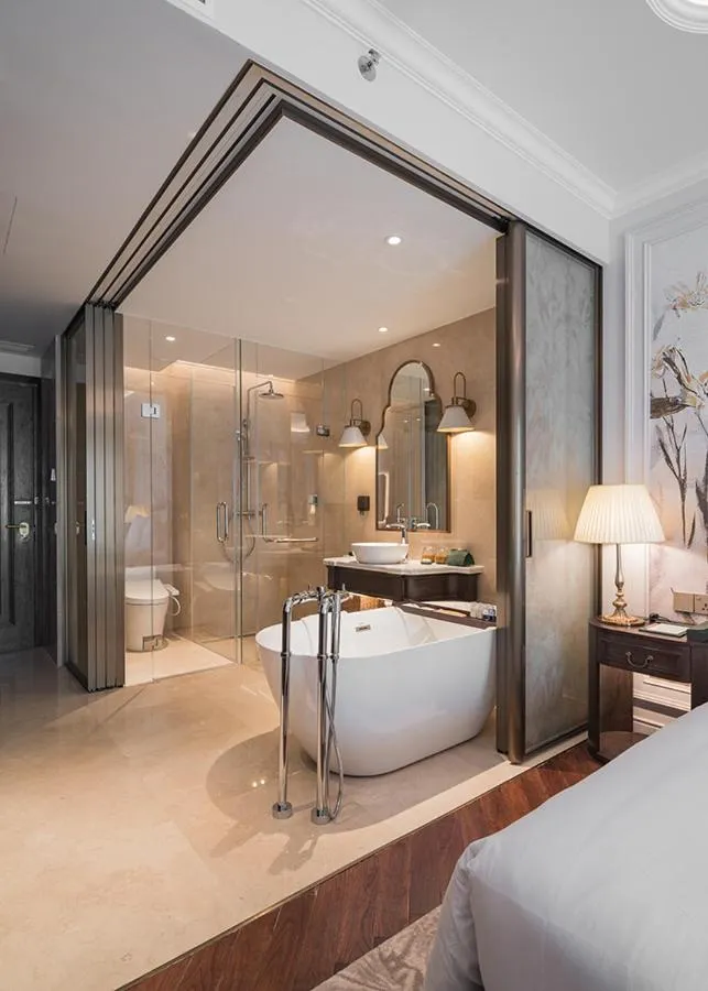 Bed in Golden Imperial Hotel