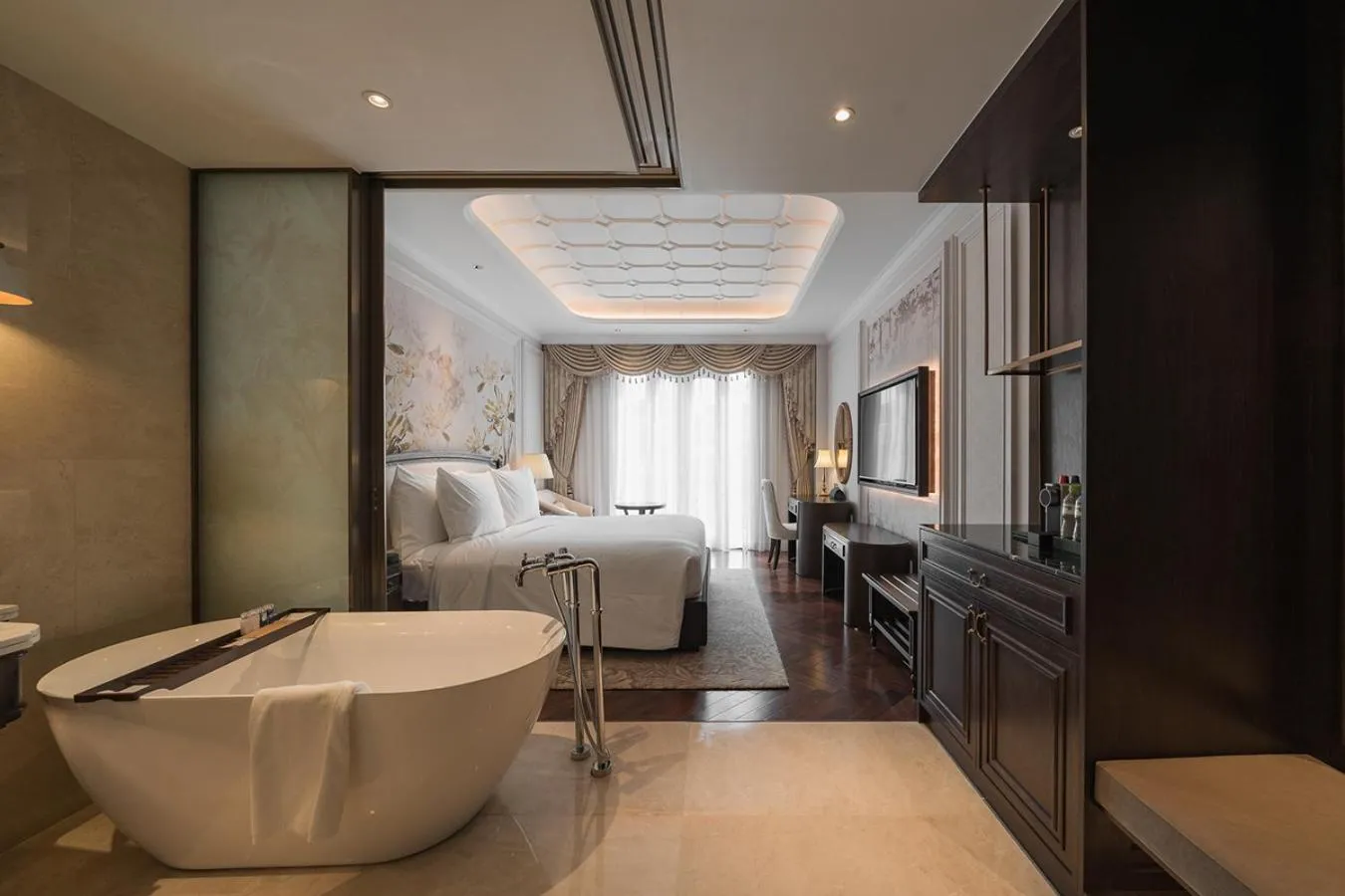 Bed in Golden Imperial Hotel