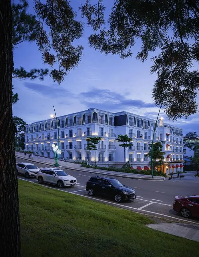 Golden Imperial Hotel