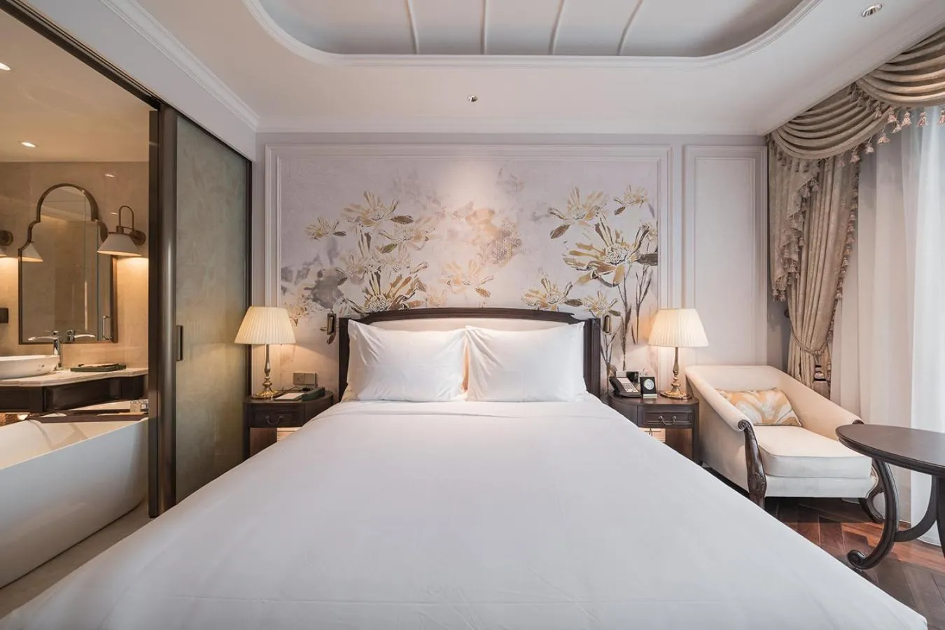 Bed in Golden Imperial Hotel