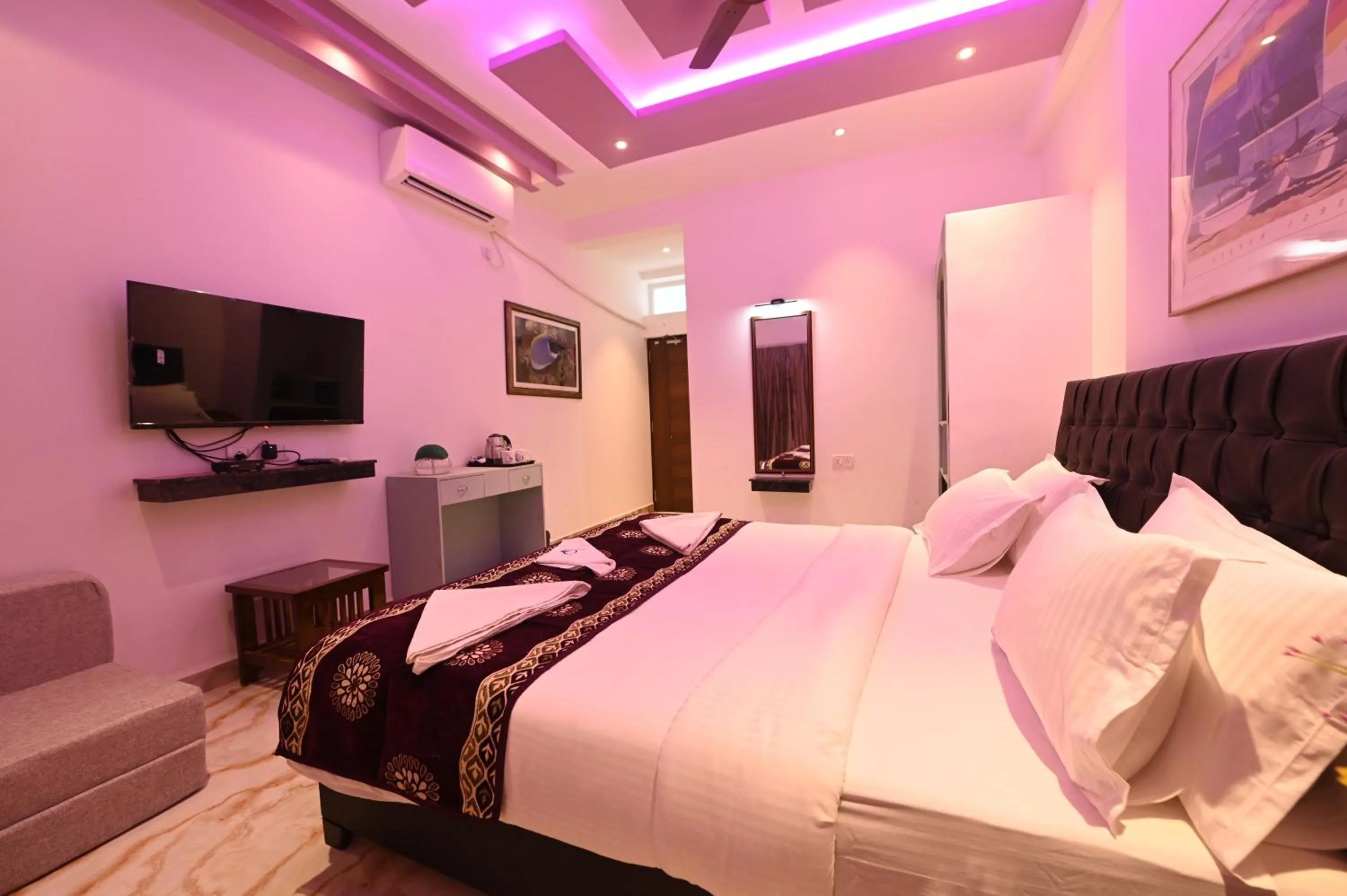 Bed in Hotel Quinta da Branca - near baga beach