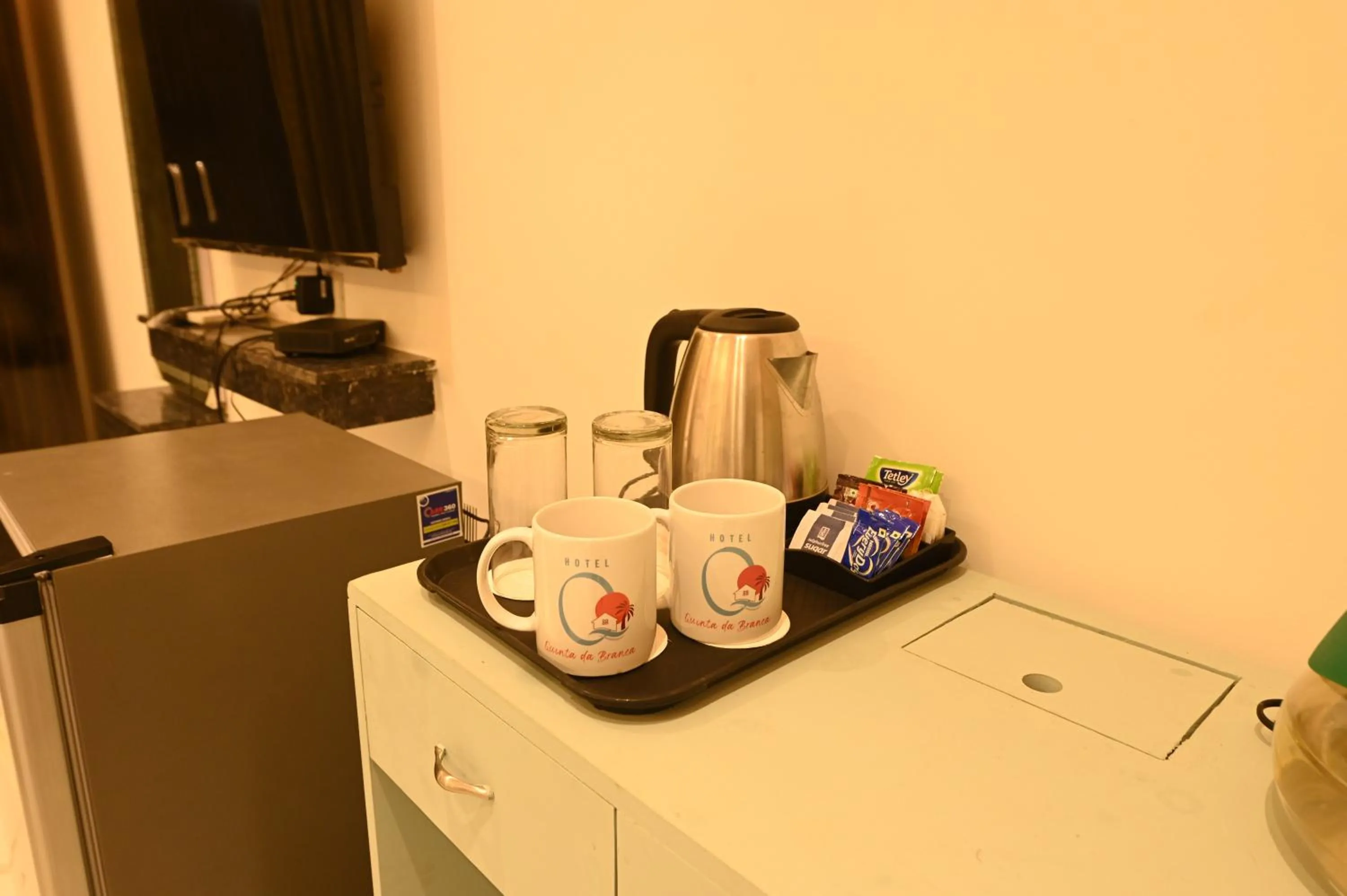 Coffee/tea facilities in Hotel Quinta da Branca - near baga beach