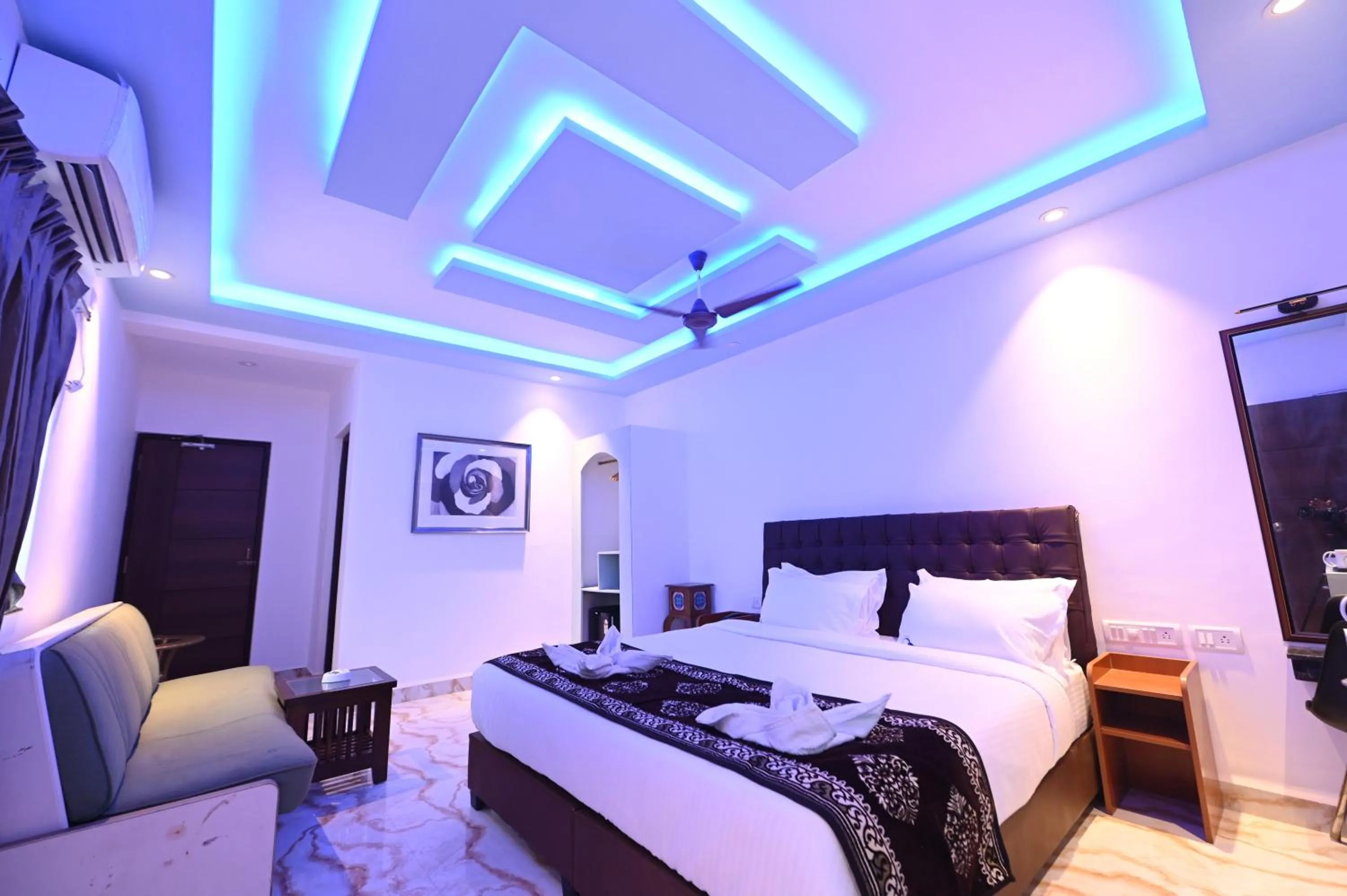 Bed in Hotel Quinta da Branca - near baga beach