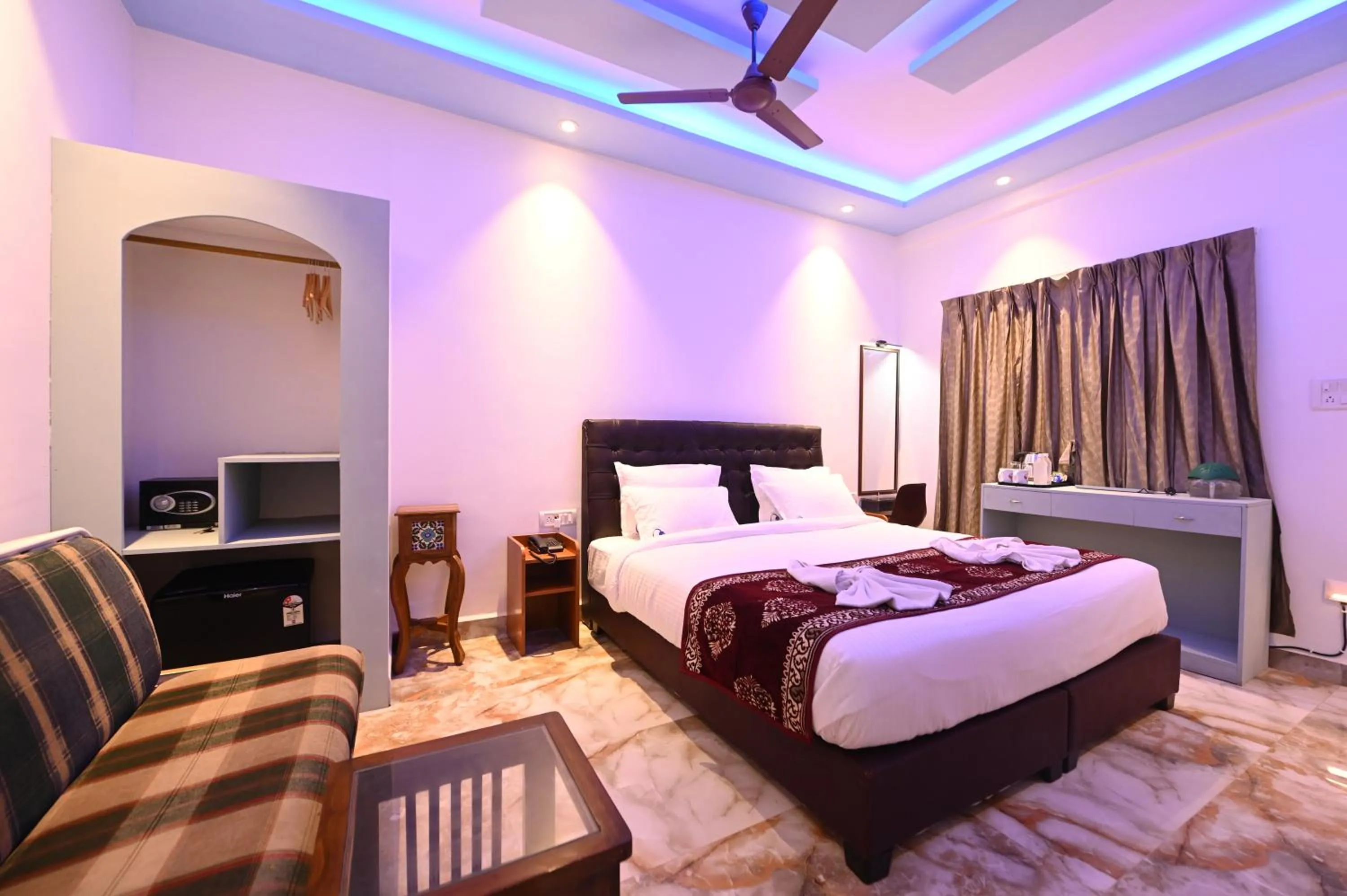 Bed in Hotel Quinta da Branca - near baga beach