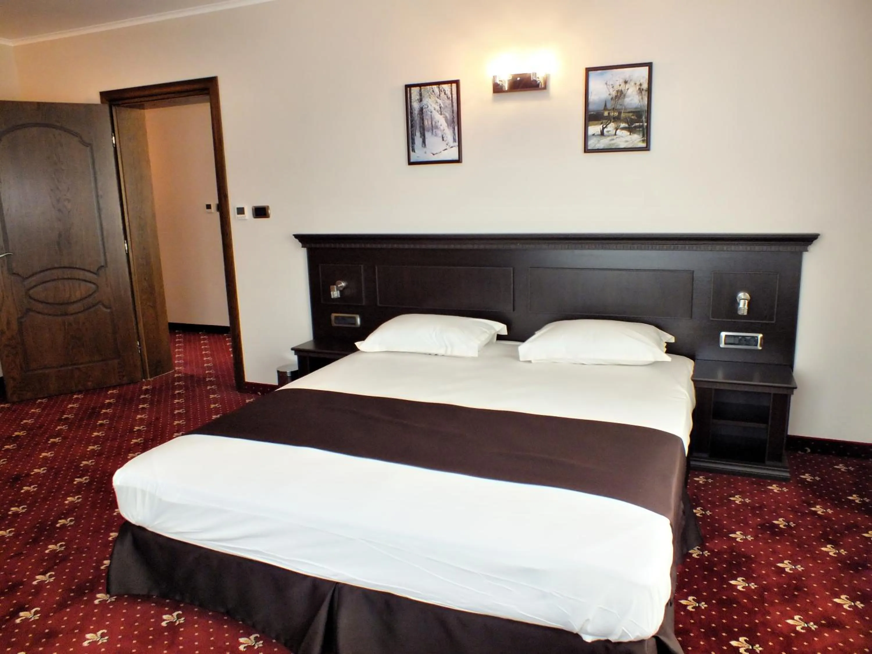 Bed in Hotel Dragalevtsi