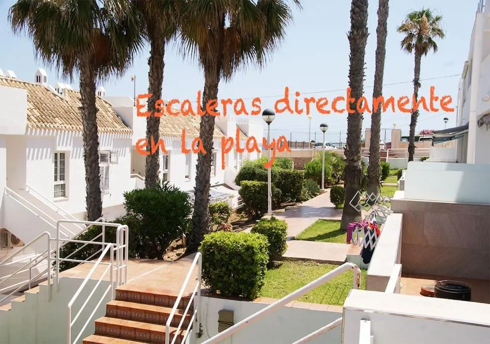 Garden in Bungalow frente la playa Cala Capitan ,#PRP002 by Stay Orihuela Costa