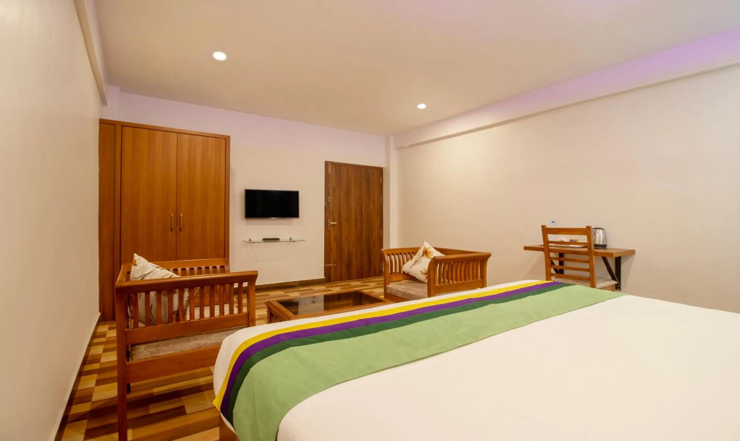Bed in Treebo Elite Plaza, 700 Mtrs From Madikeri Fort
