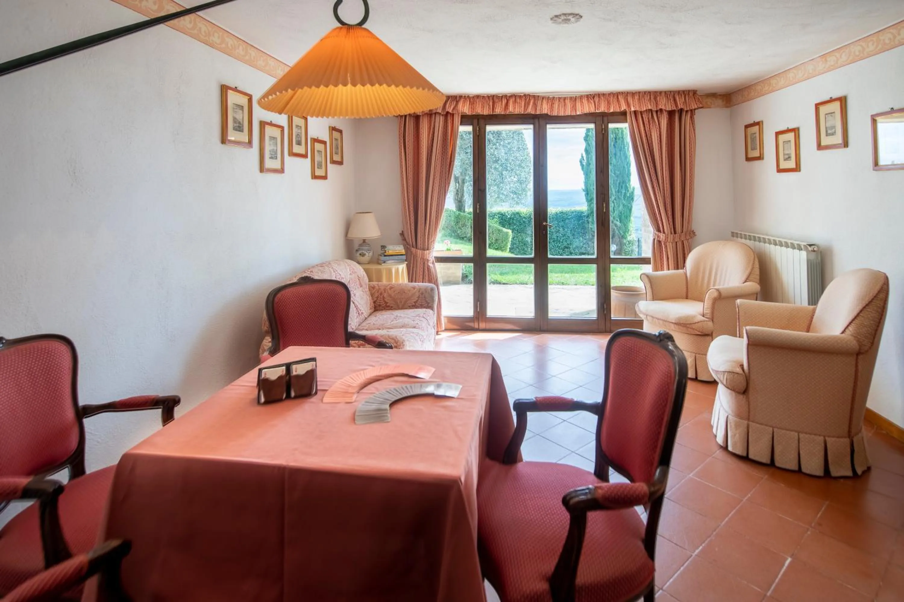 Communal lounge/ TV room in Hotel Vecchia Oliviera