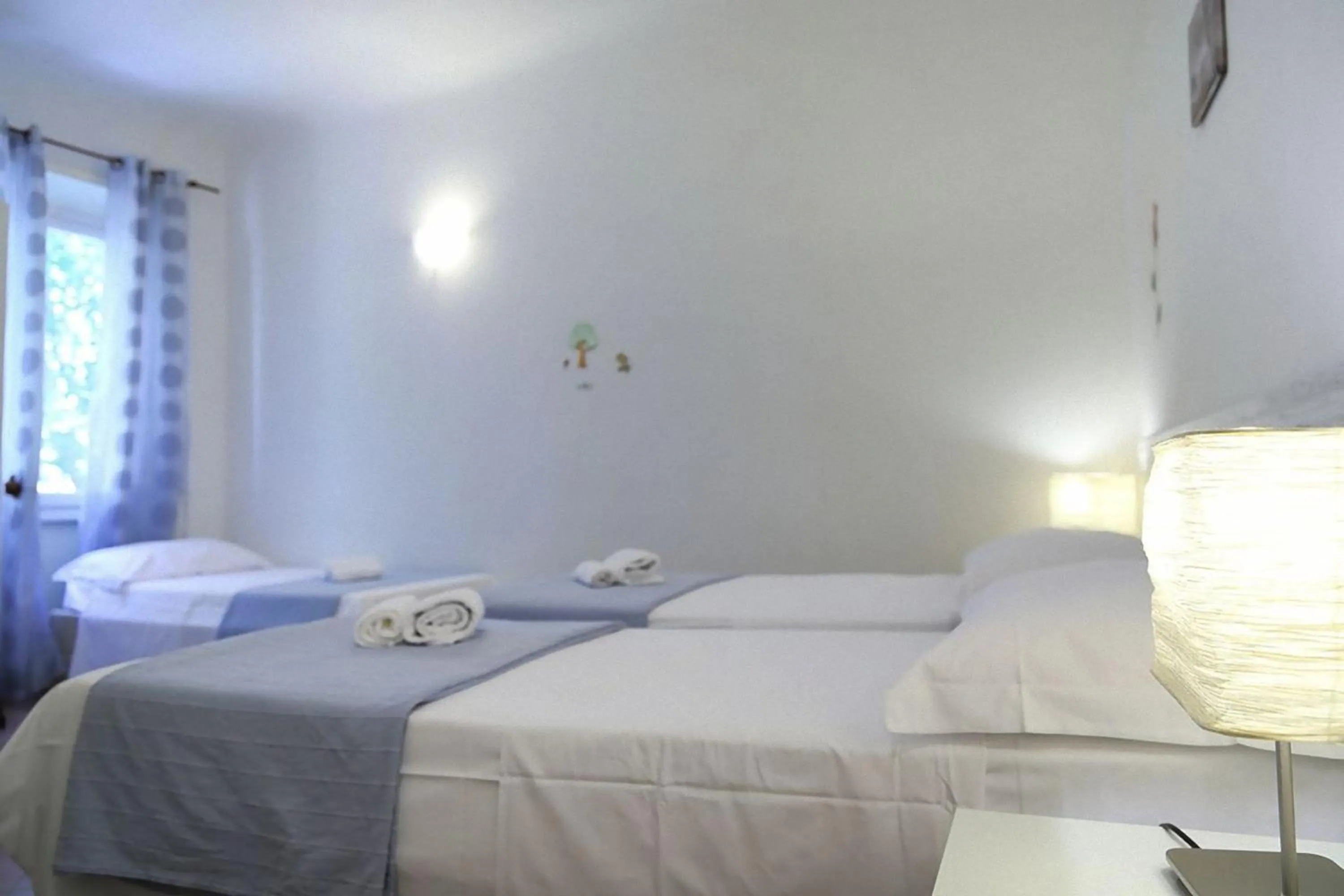 Photo of the whole room, Bed in Mia Palace