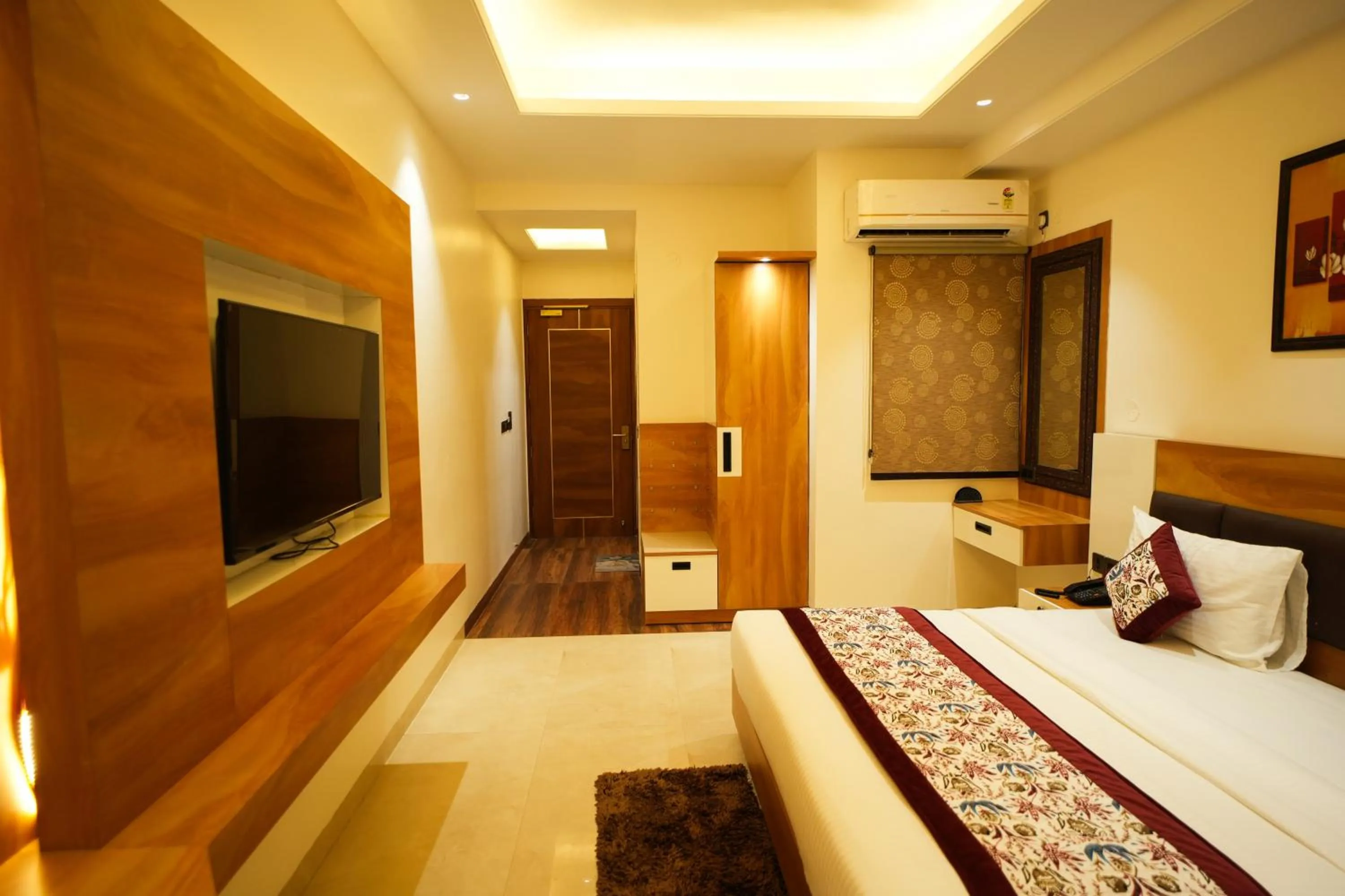 Bed in Masaga by Qcent, Gurugram