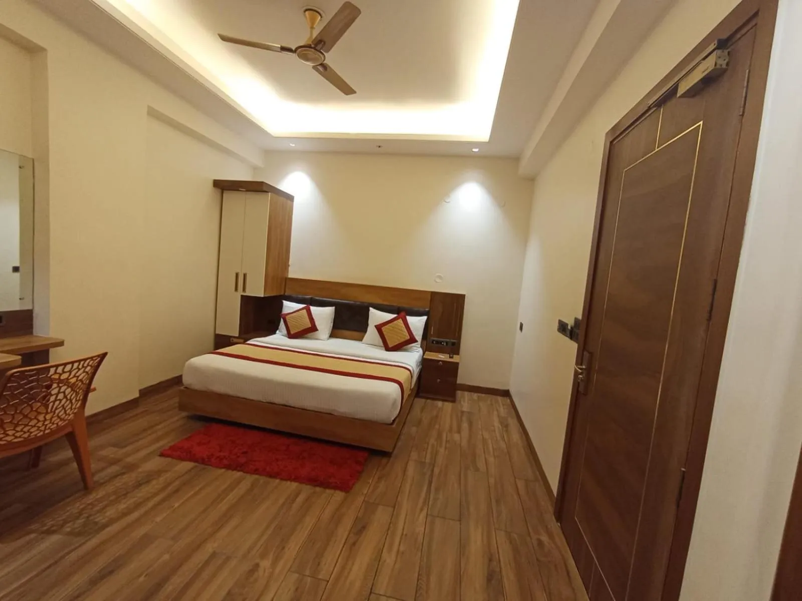 Property building, Bed in Masaga by Qcent, Gurugram