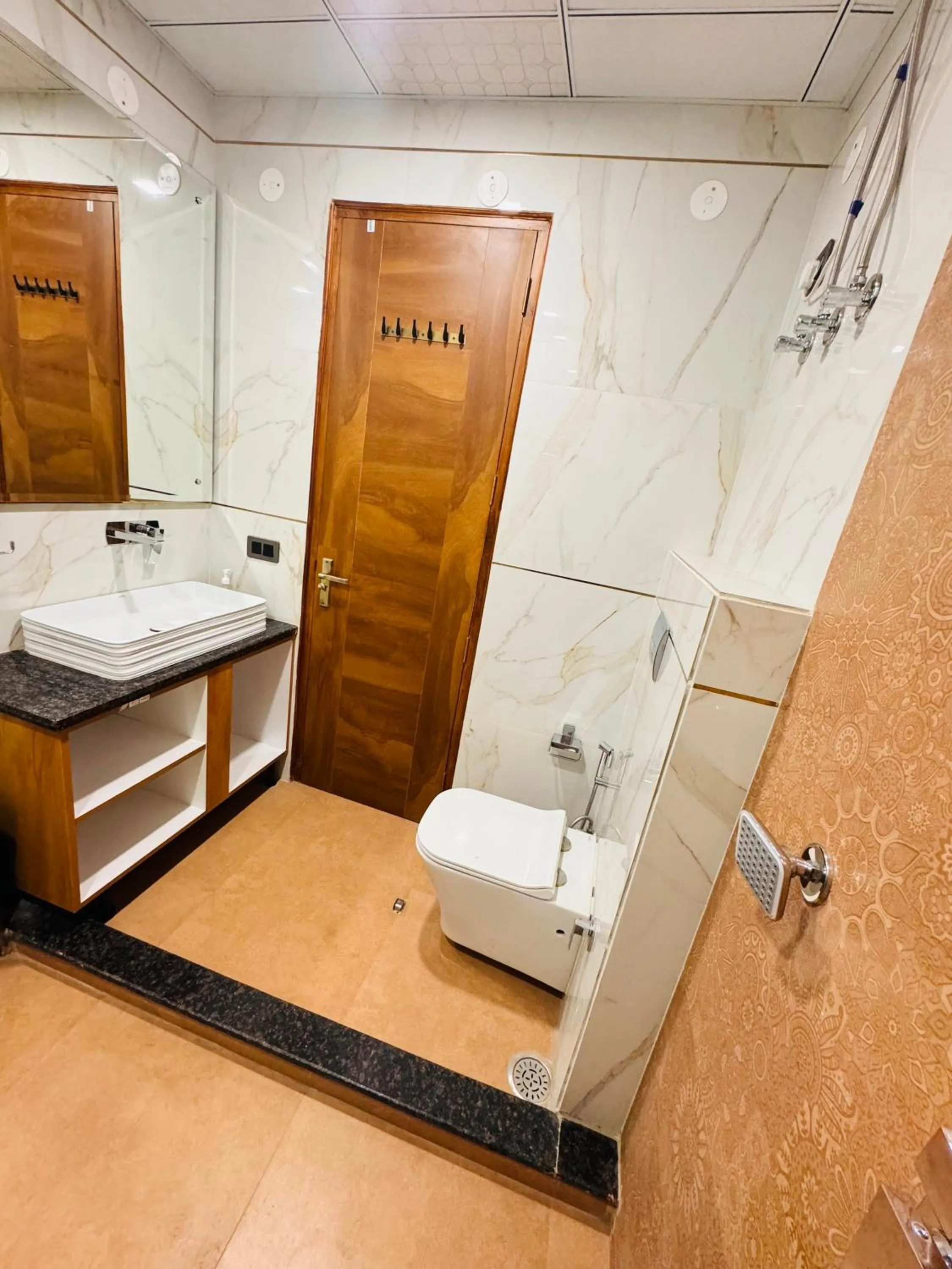Bathroom in Masaga by Qcent, Gurugram