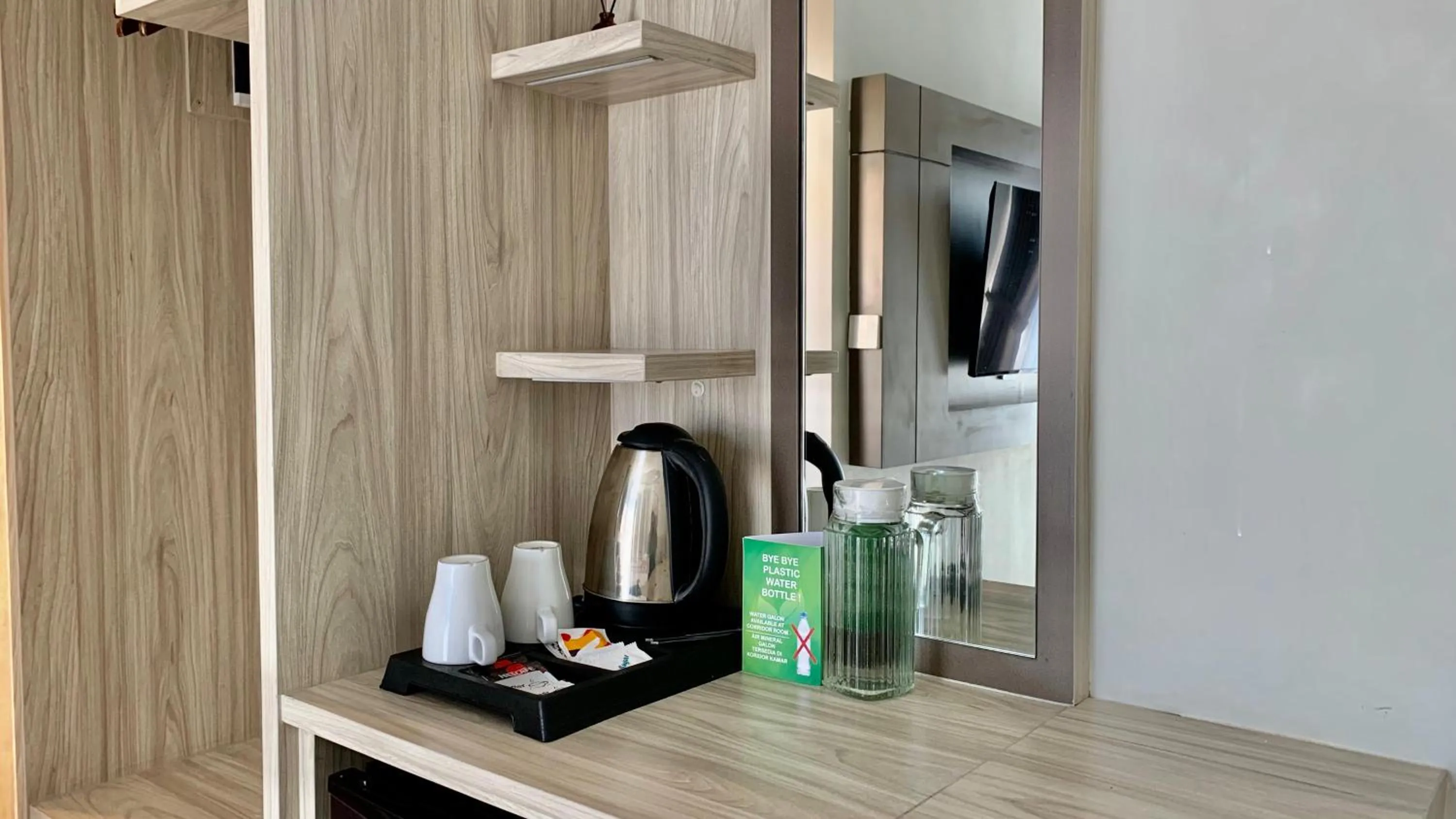 Coffee/tea facilities in The Baliem Hotel