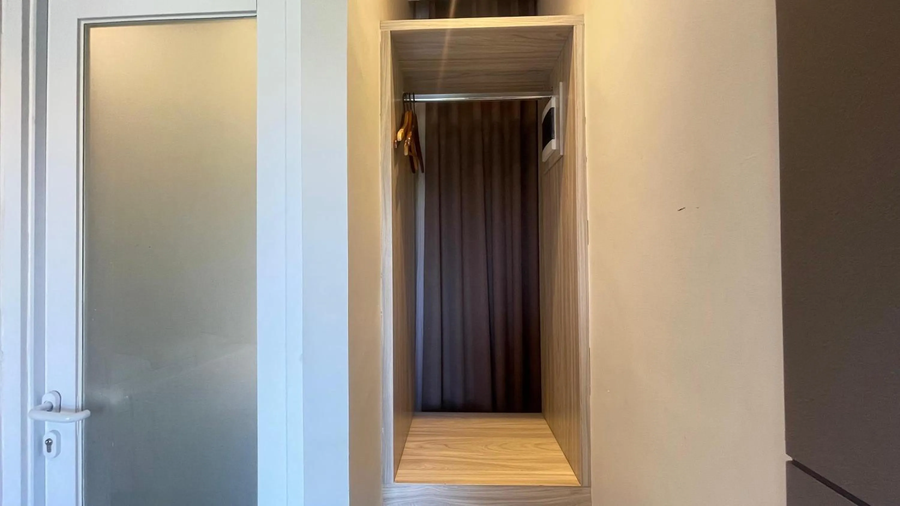 wardrobe in The Baliem Hotel