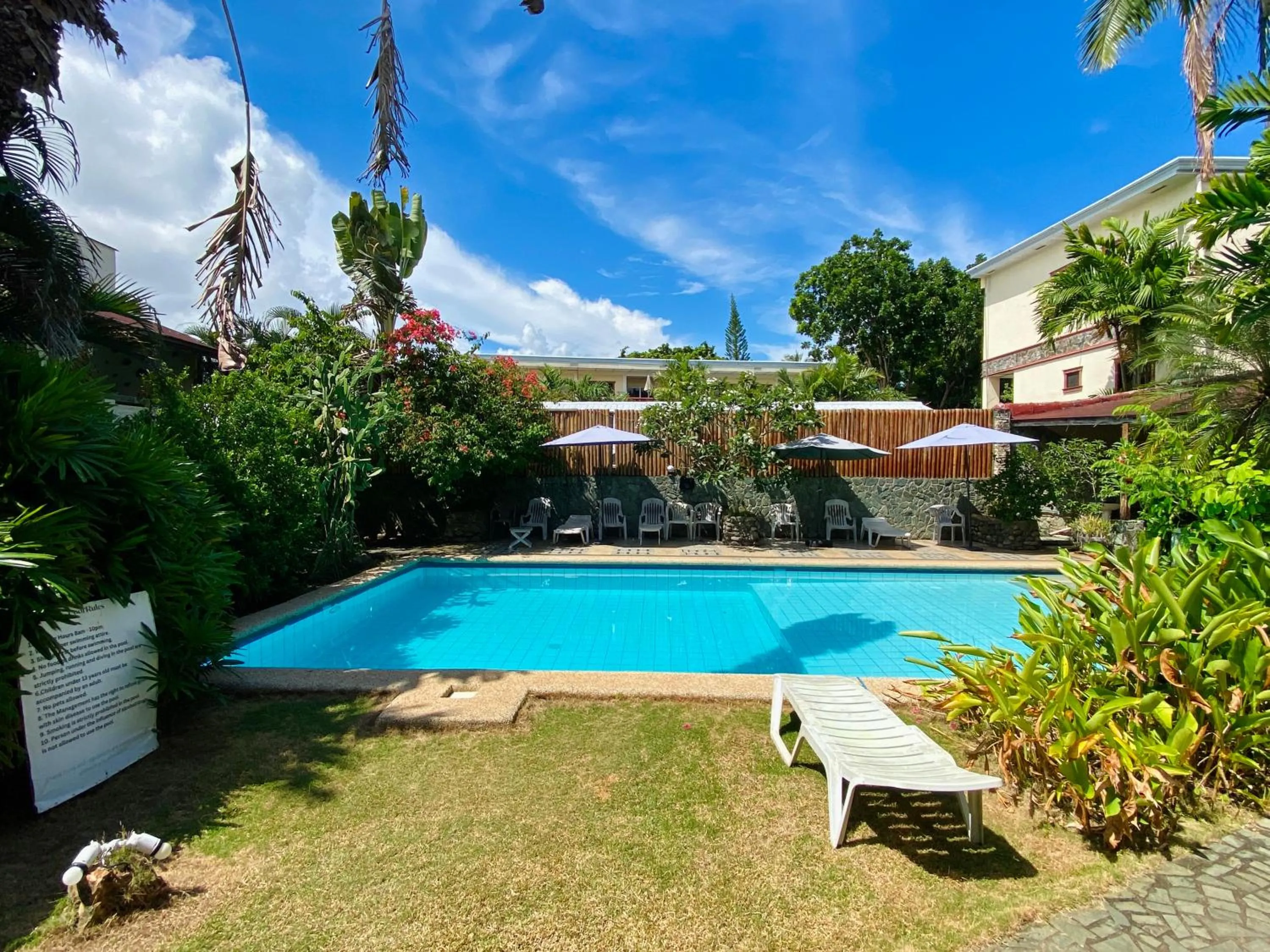 TipTop Hotel, Resto and Delishop