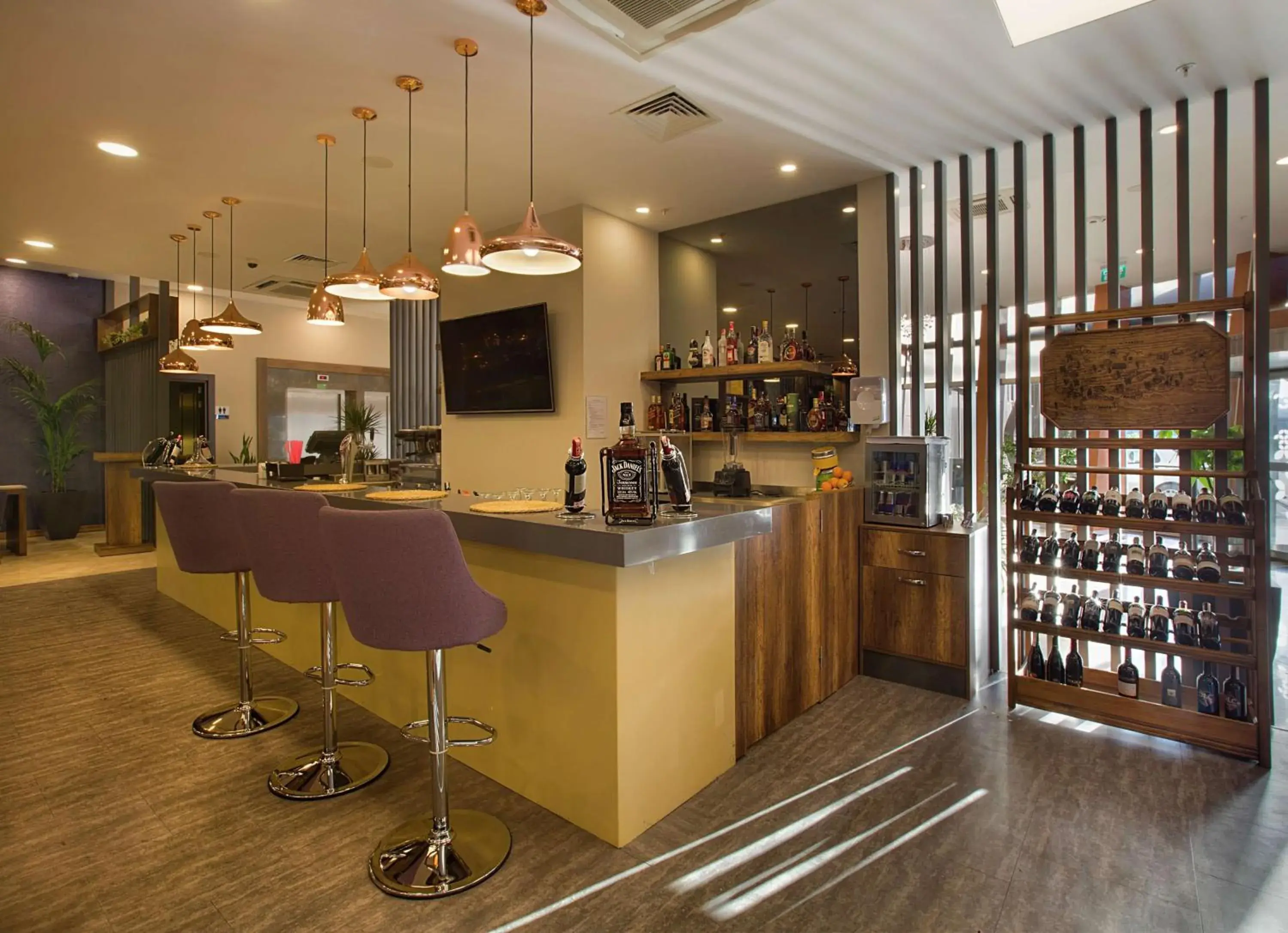 Lounge or bar in Hilton Garden Inn Kocaeli Sekerpinar Lounge or bar in Hilton Garden Inn Kocaeli Sekerpinar