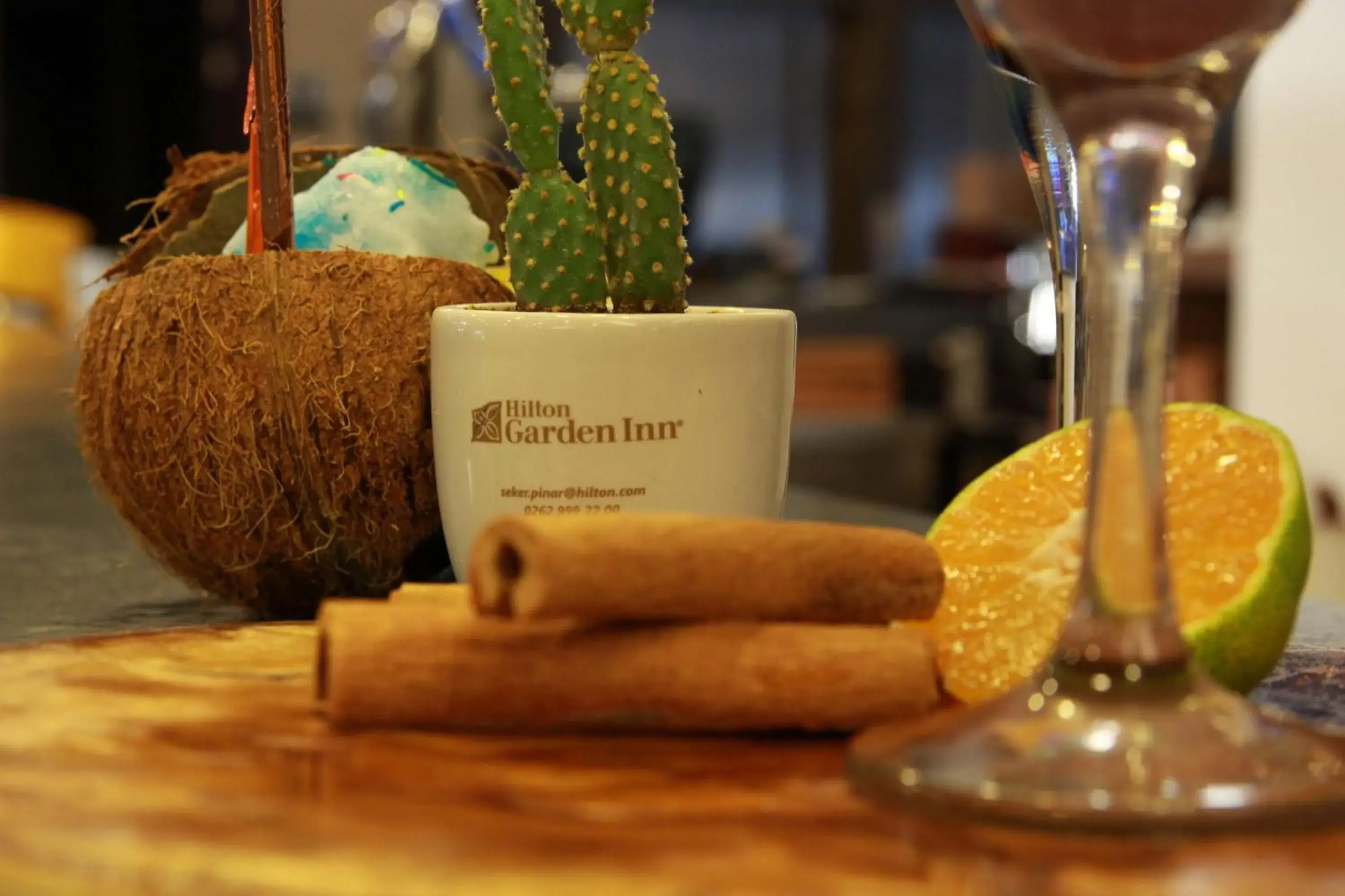 Lounge or bar in Hilton Garden Inn Kocaeli Sekerpinar Lounge or bar in Hilton Garden Inn Kocaeli Sekerpinar