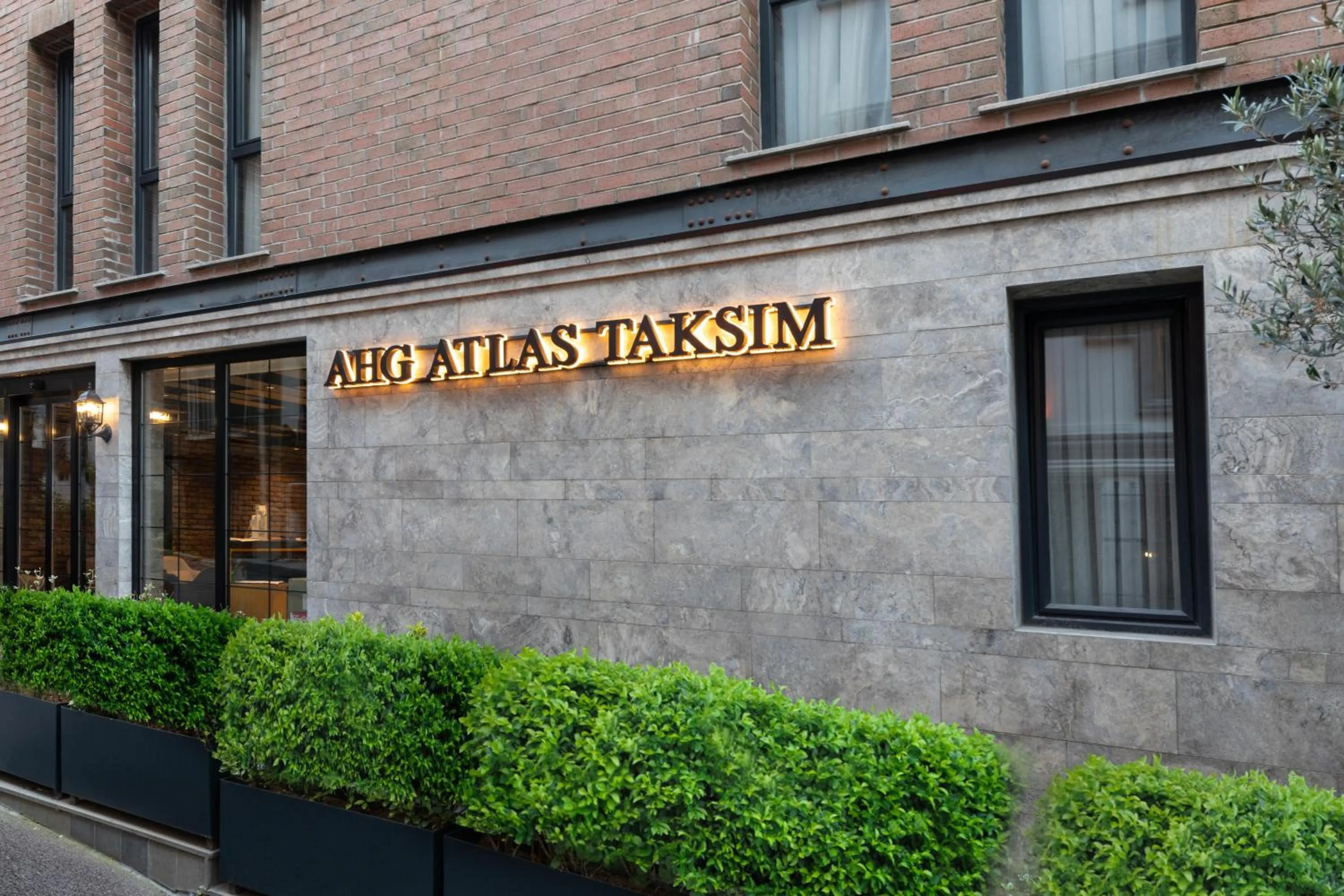 Facade/entrance in AHG Atlas Hotel Taksim