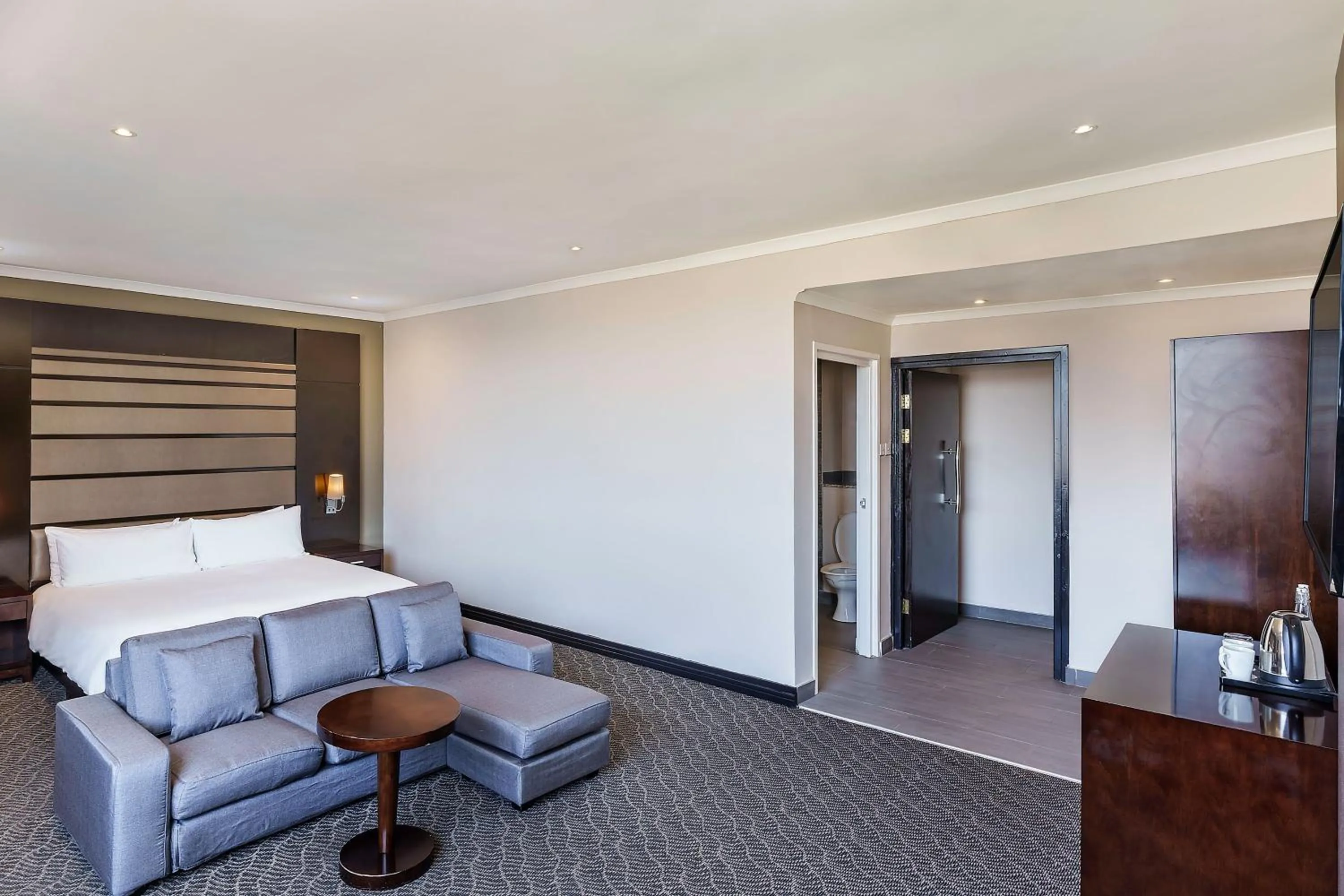 Photo of the whole room, Bed in Protea Hotel by Marriott Lusaka Tower