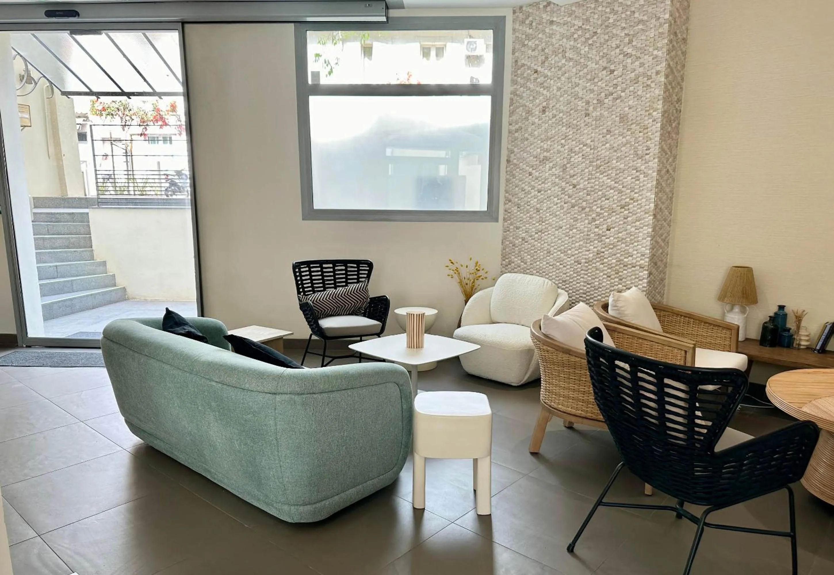 Lobby or reception in B&B HOTEL Antibes Juan-les-Pins