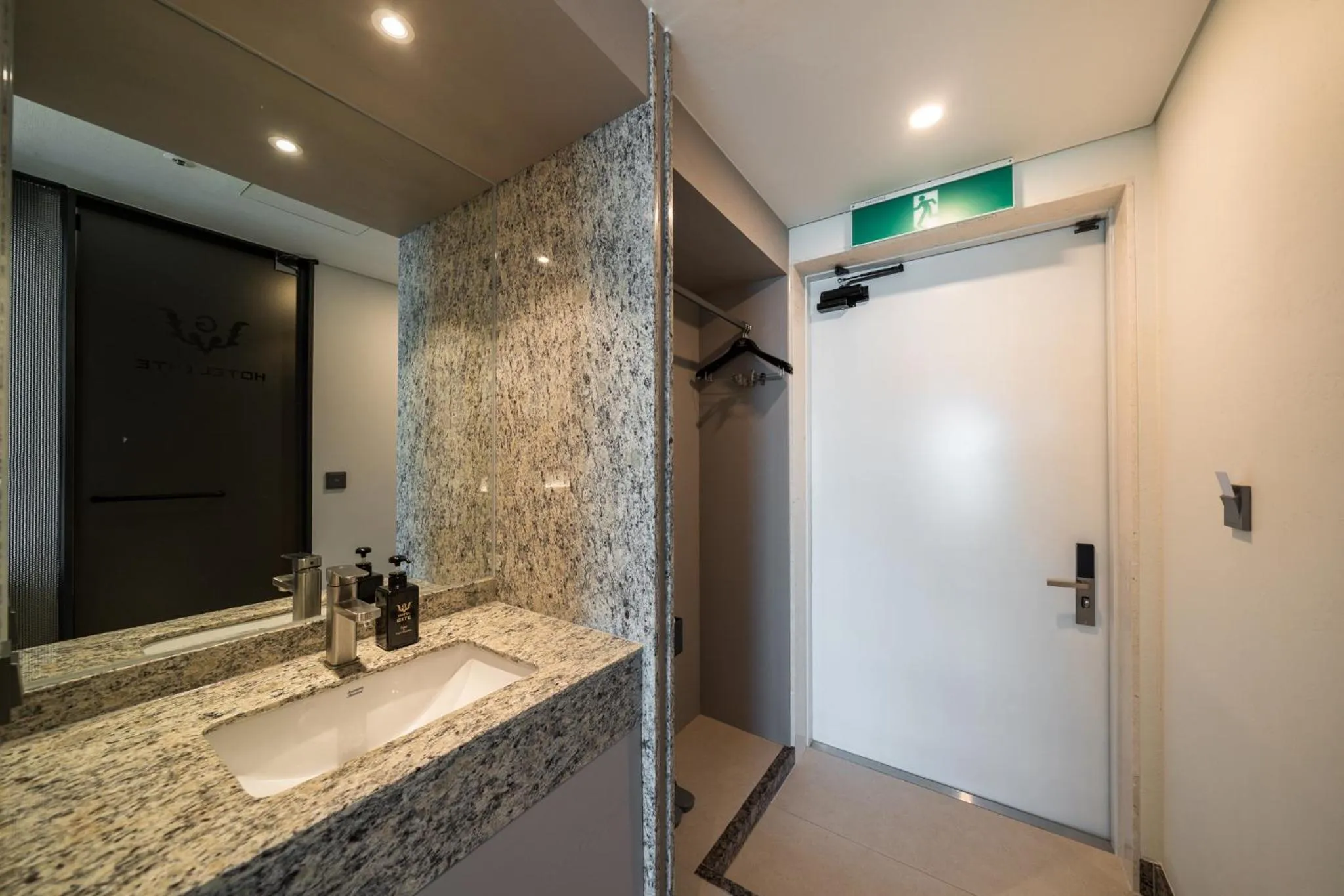 Shower in Hotel GITE