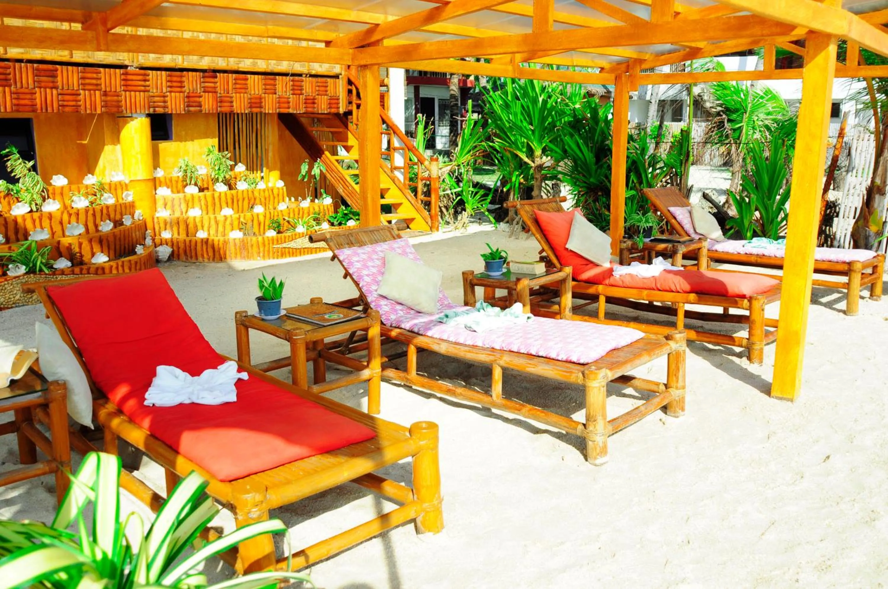 Garden in The Coral Blue Oriental Beach Villas and Suites