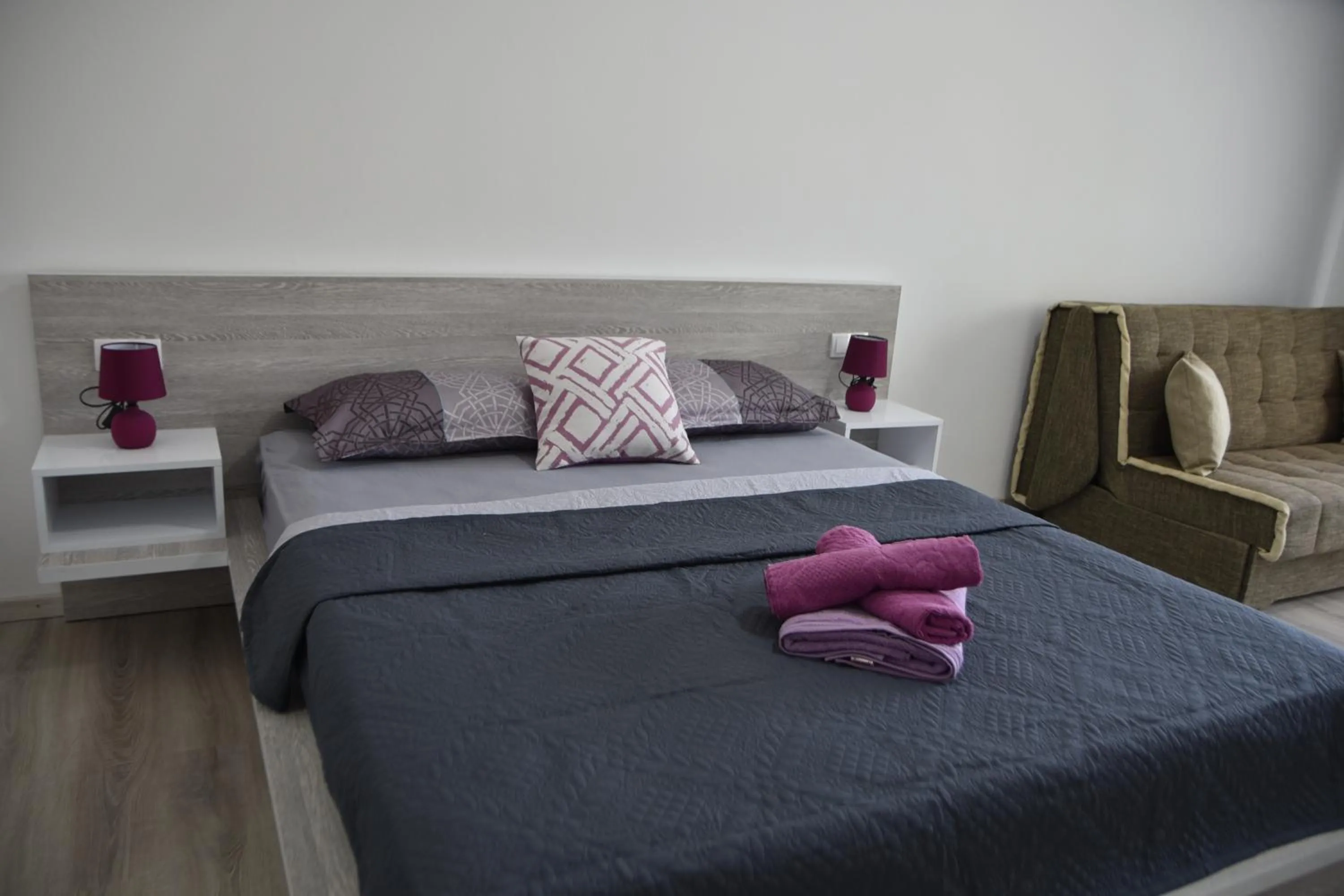 Bed in Apartments Casa Pineta