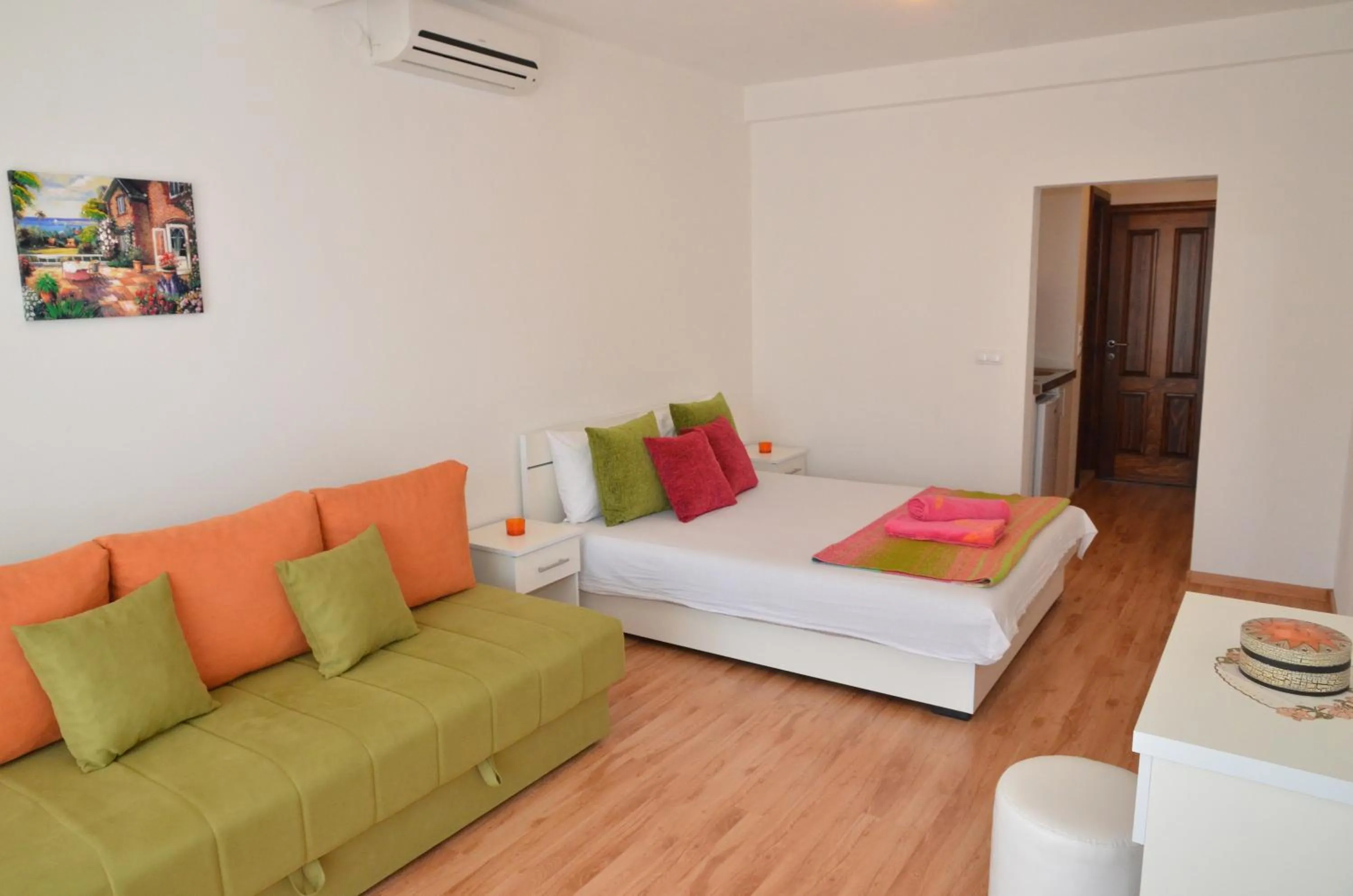 Bed in Apartments Casa Pineta