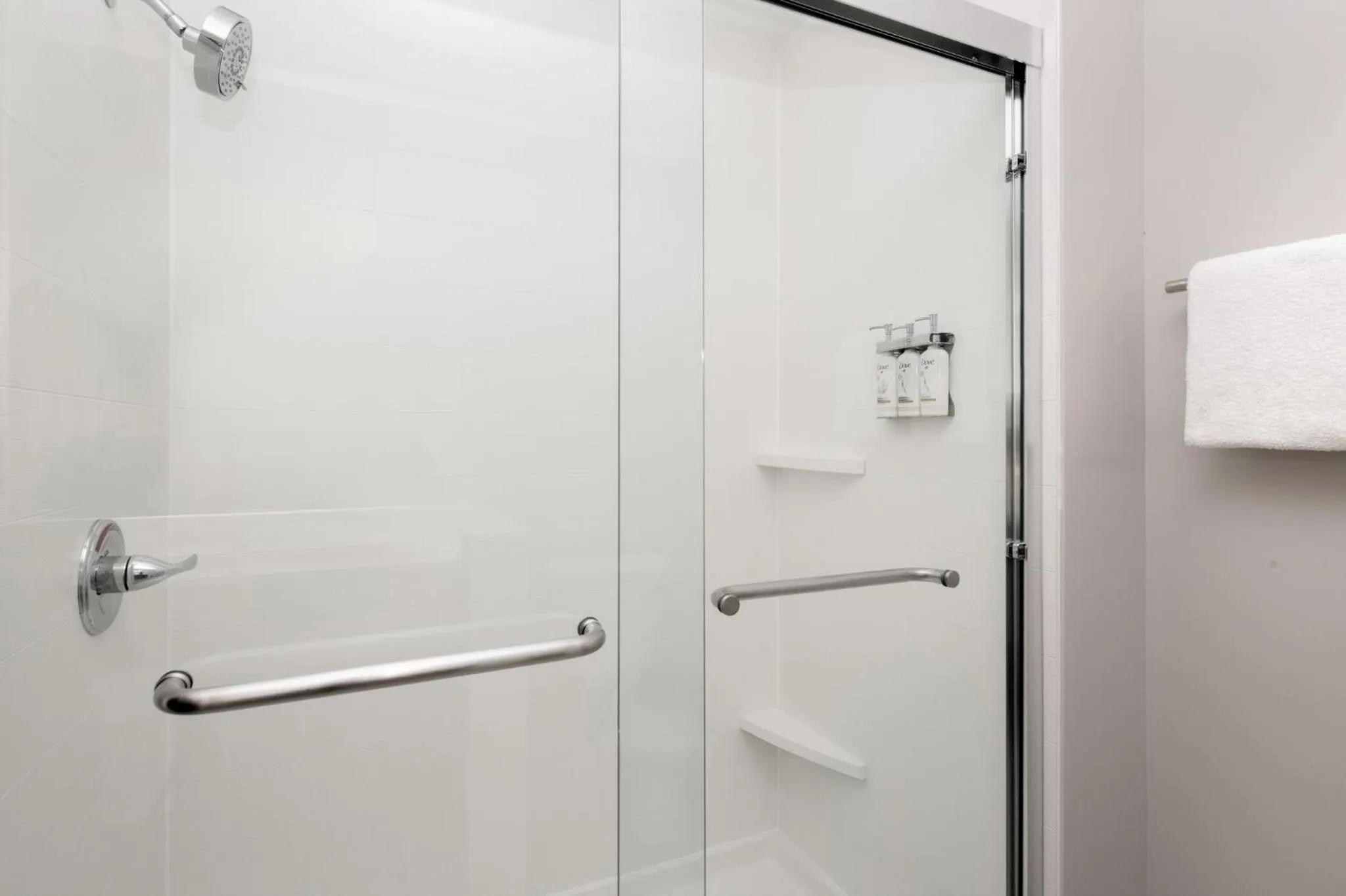 Bathroom in Holiday Inn Express & Suites Alton St Louis Area by IHG