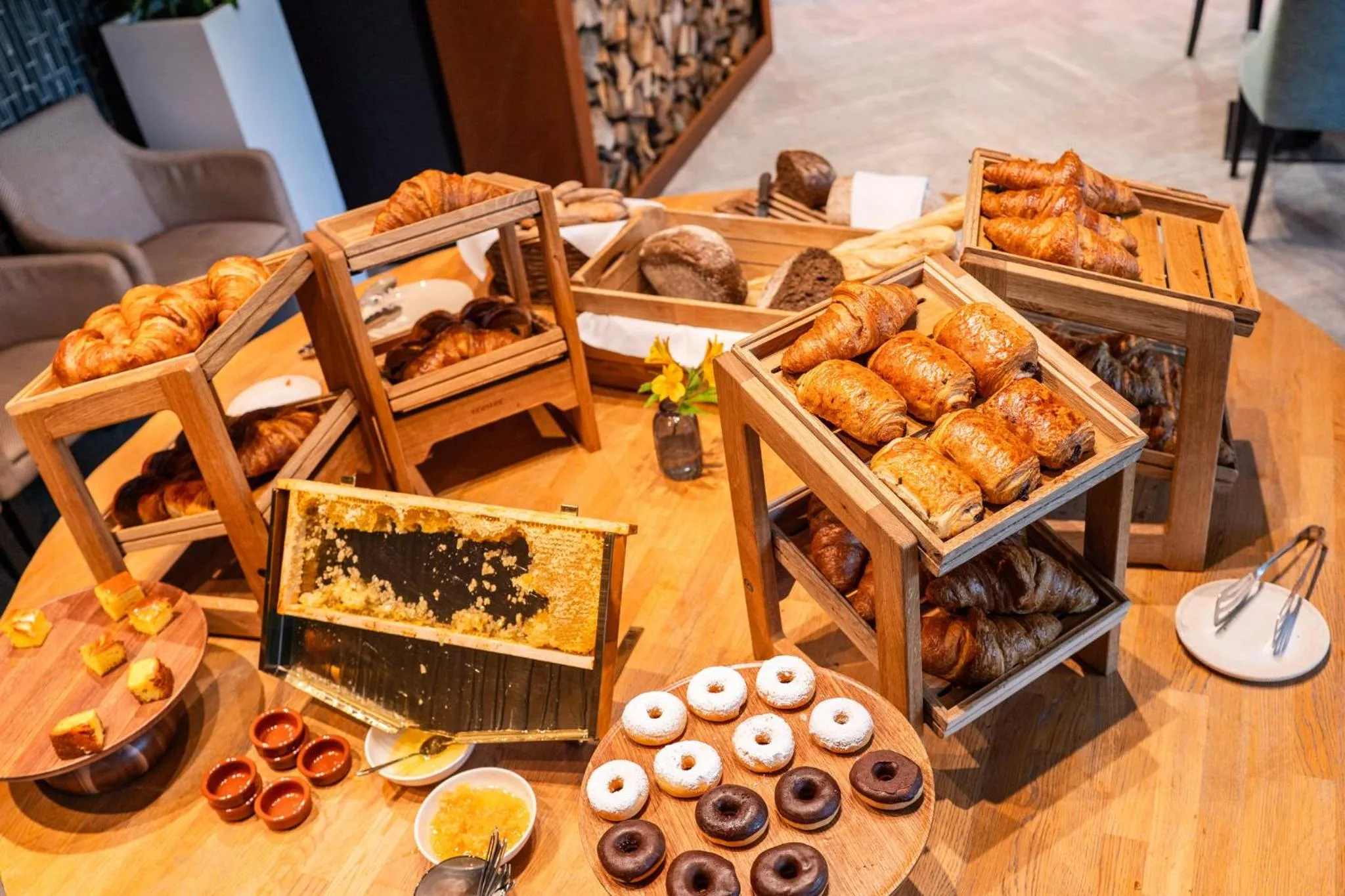 Breakfast in voco Brussels City North by IHG