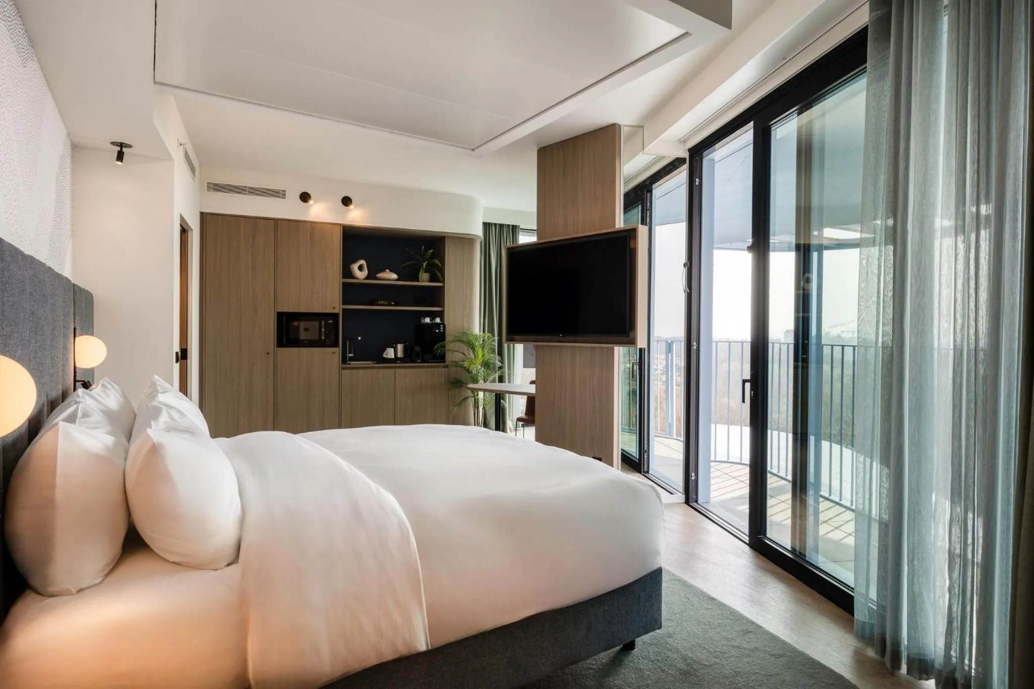 Photo of the whole room, Bed in voco Brussels City North by IHG