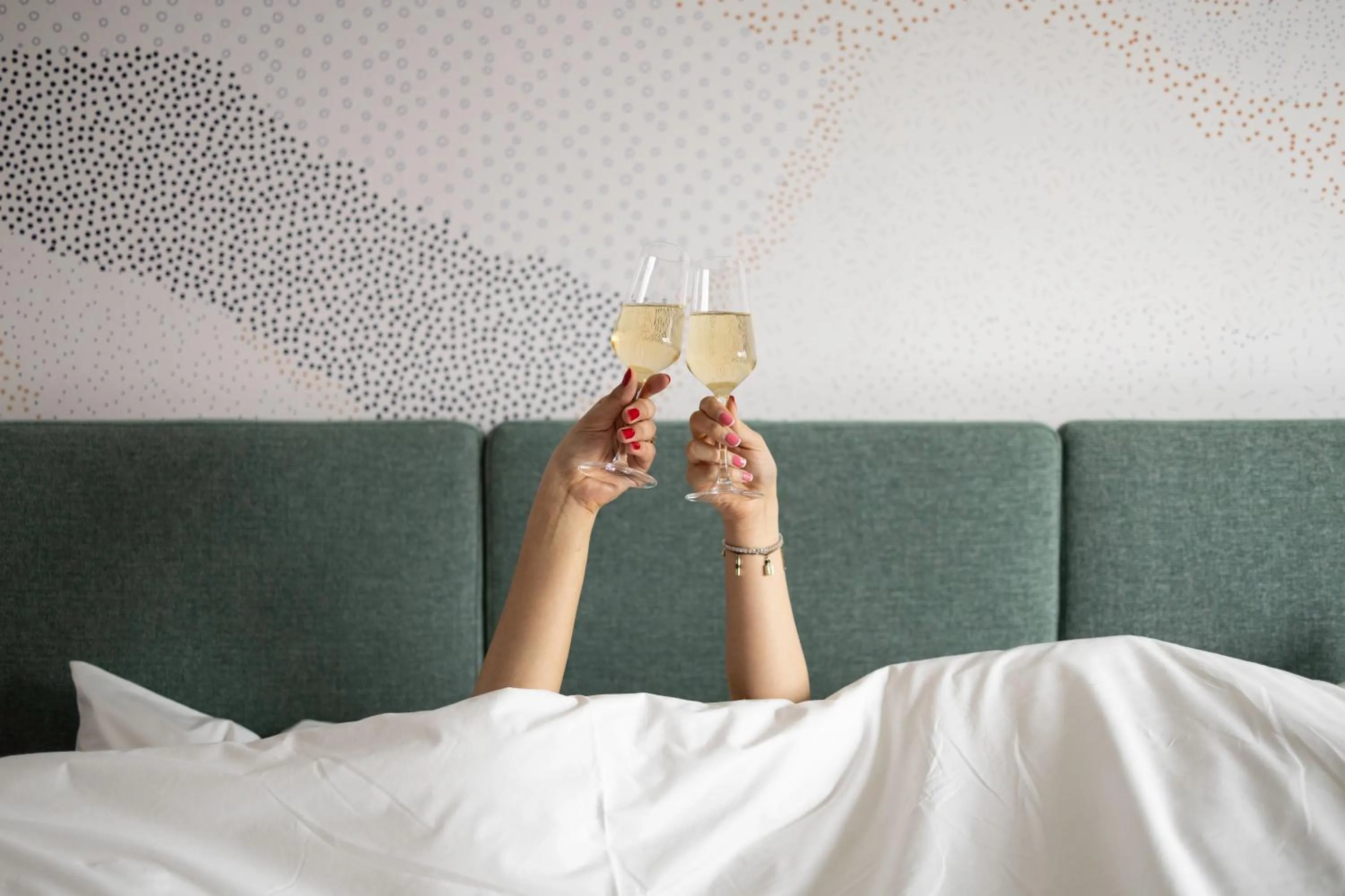 Alcoholic drinks, Bed in voco Brussels City North by IHG