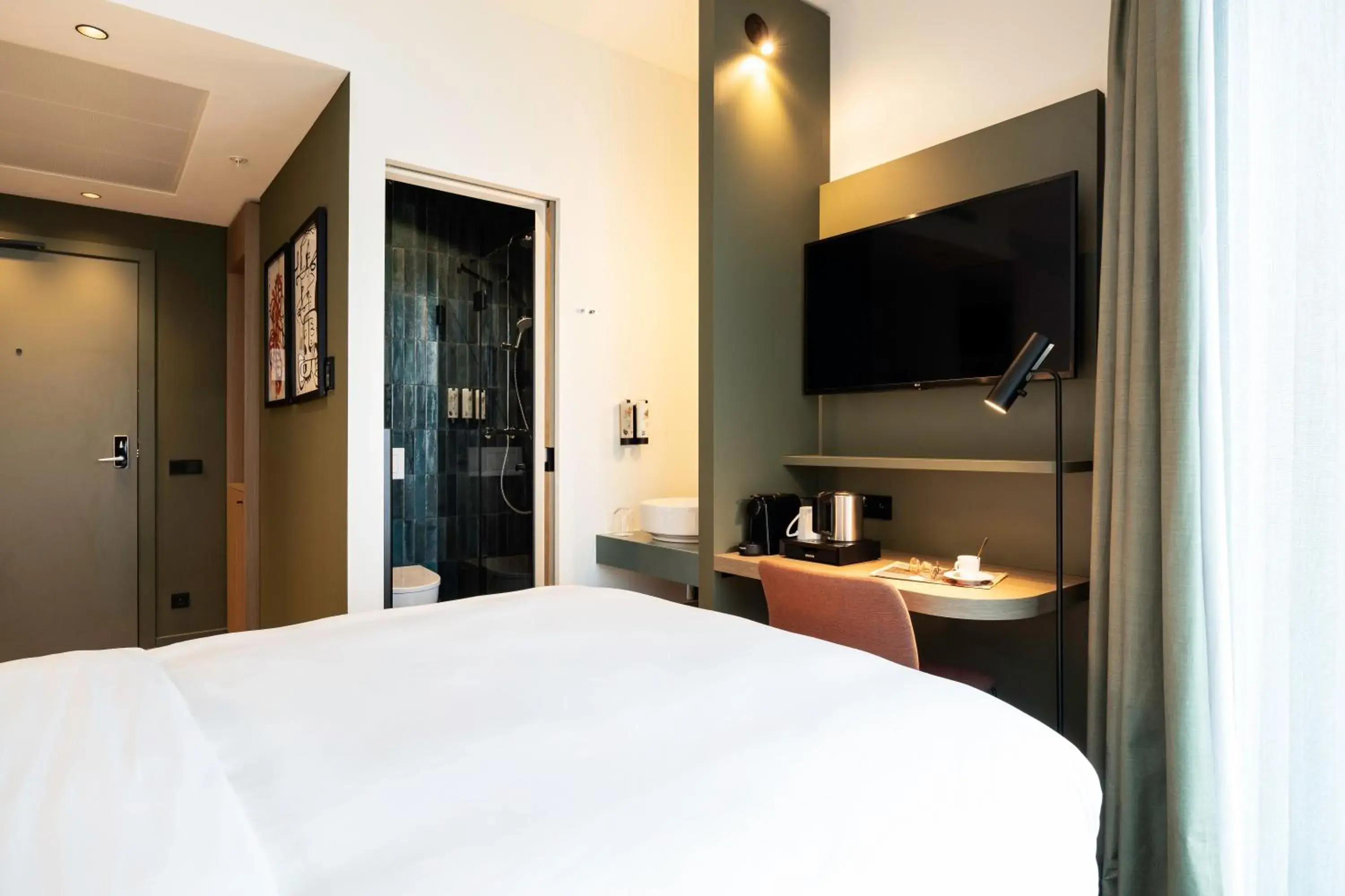 Cozy Queen Room in voco Brussels City North by IHG Cozy Queen Room in voco Brussels City North by IHG