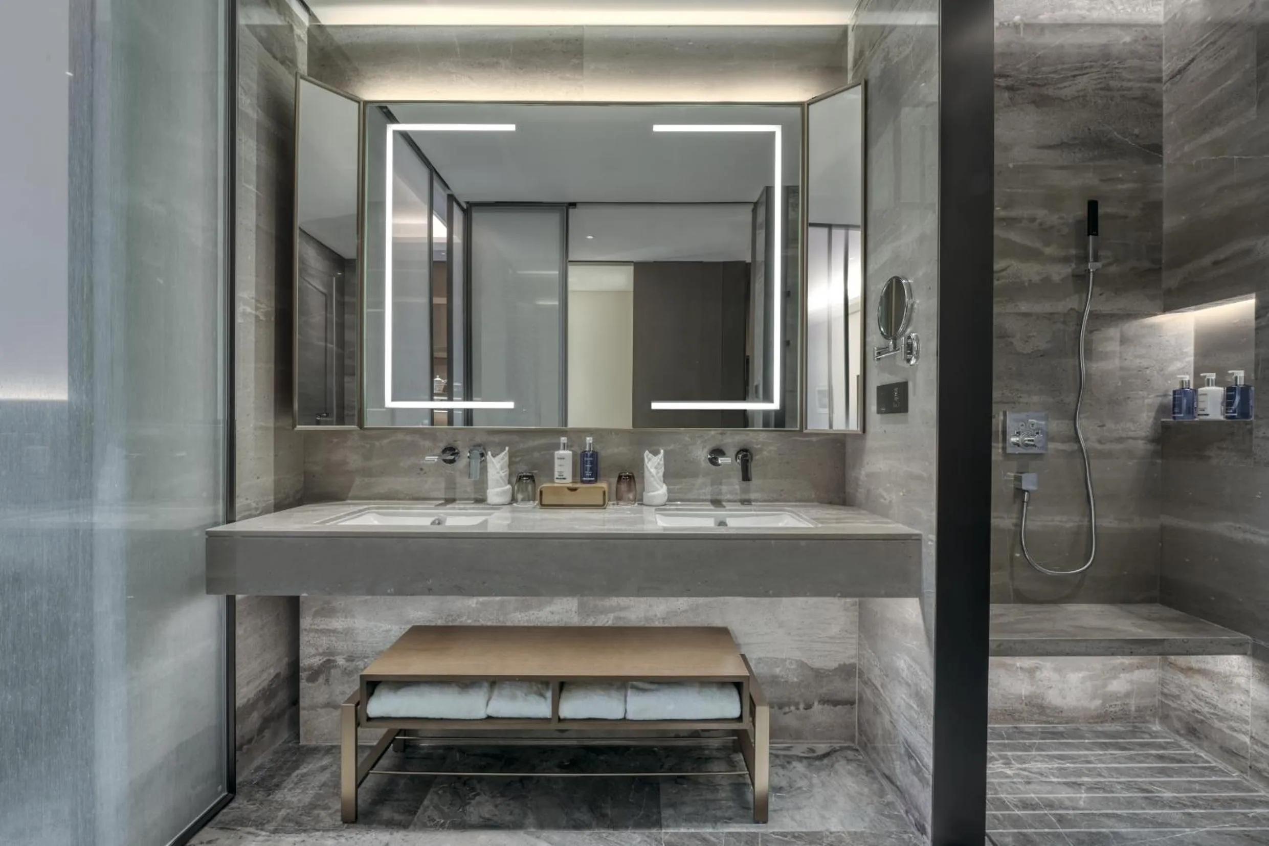 Hot Tub, Bathroom in voco Xiong'An