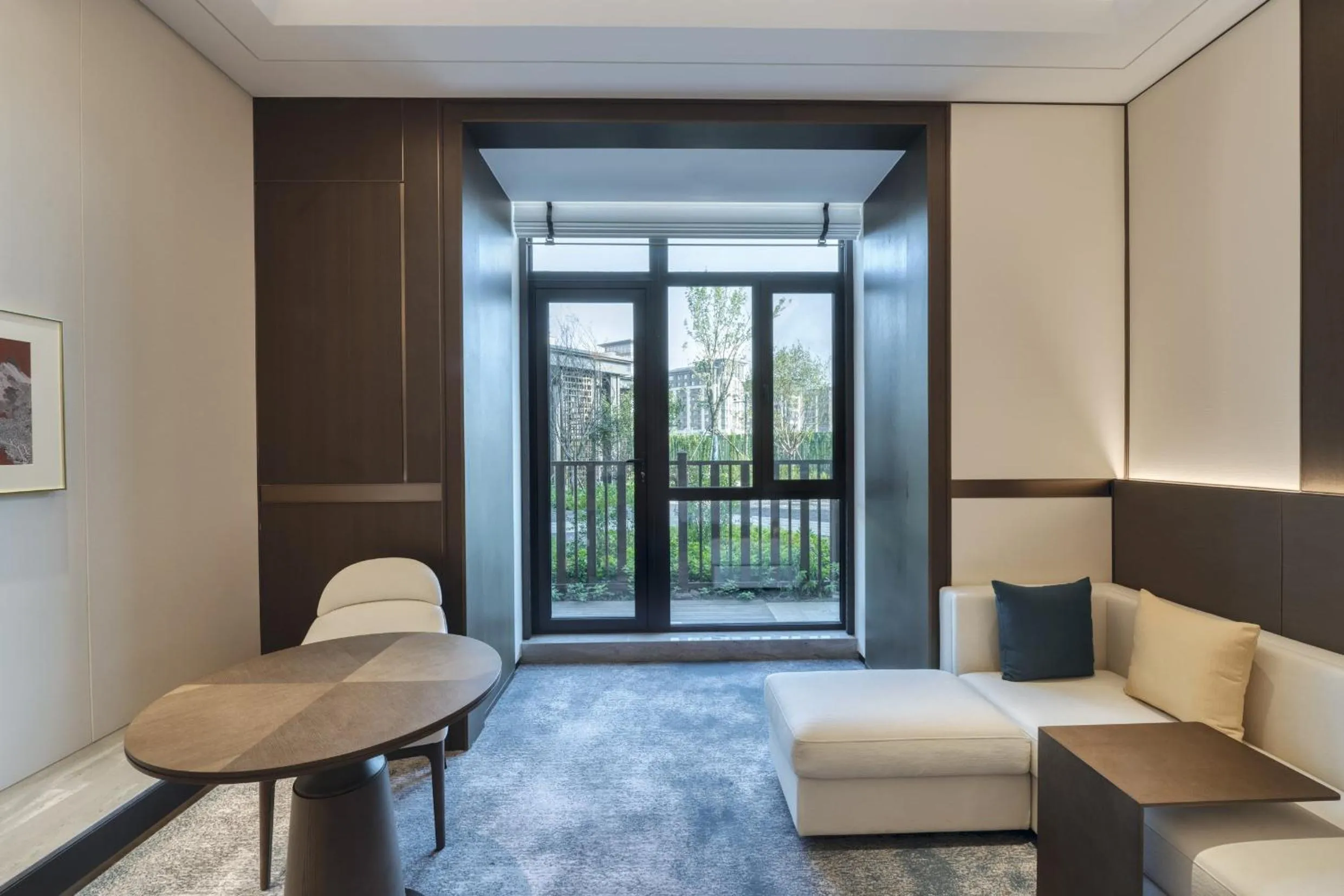 Photo of the whole room, Seating Area in voco Xiong'An