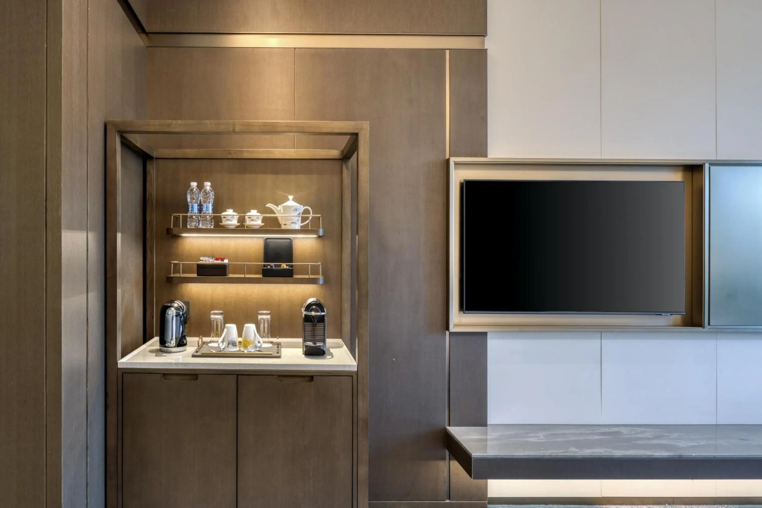 room service, TV/Entertainment Center in voco Xiong'An