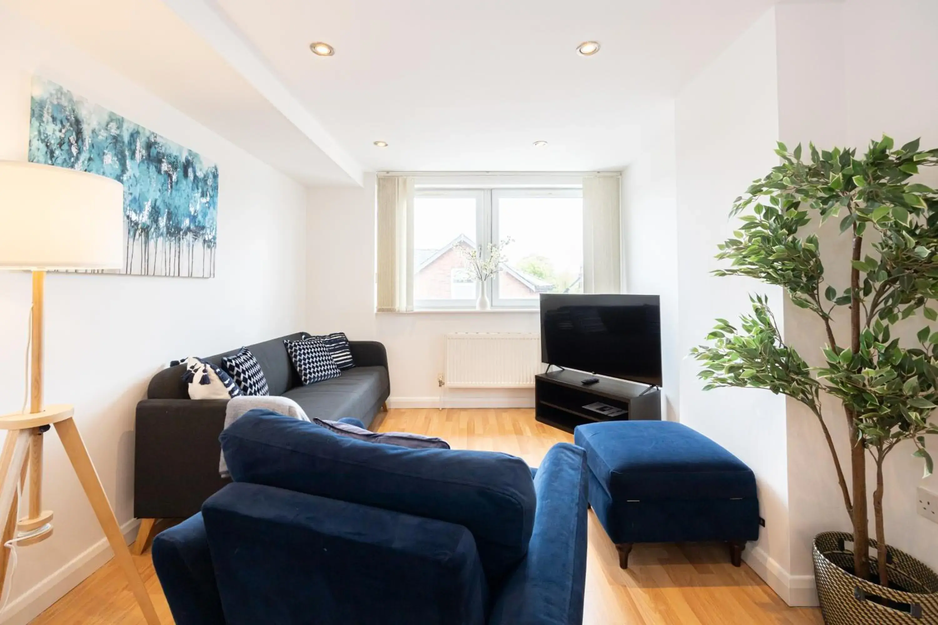 Two-Bedroom Deluxe Apartment in Withington Apartments Two-Bedroom Deluxe Apartment in Withington Apartments