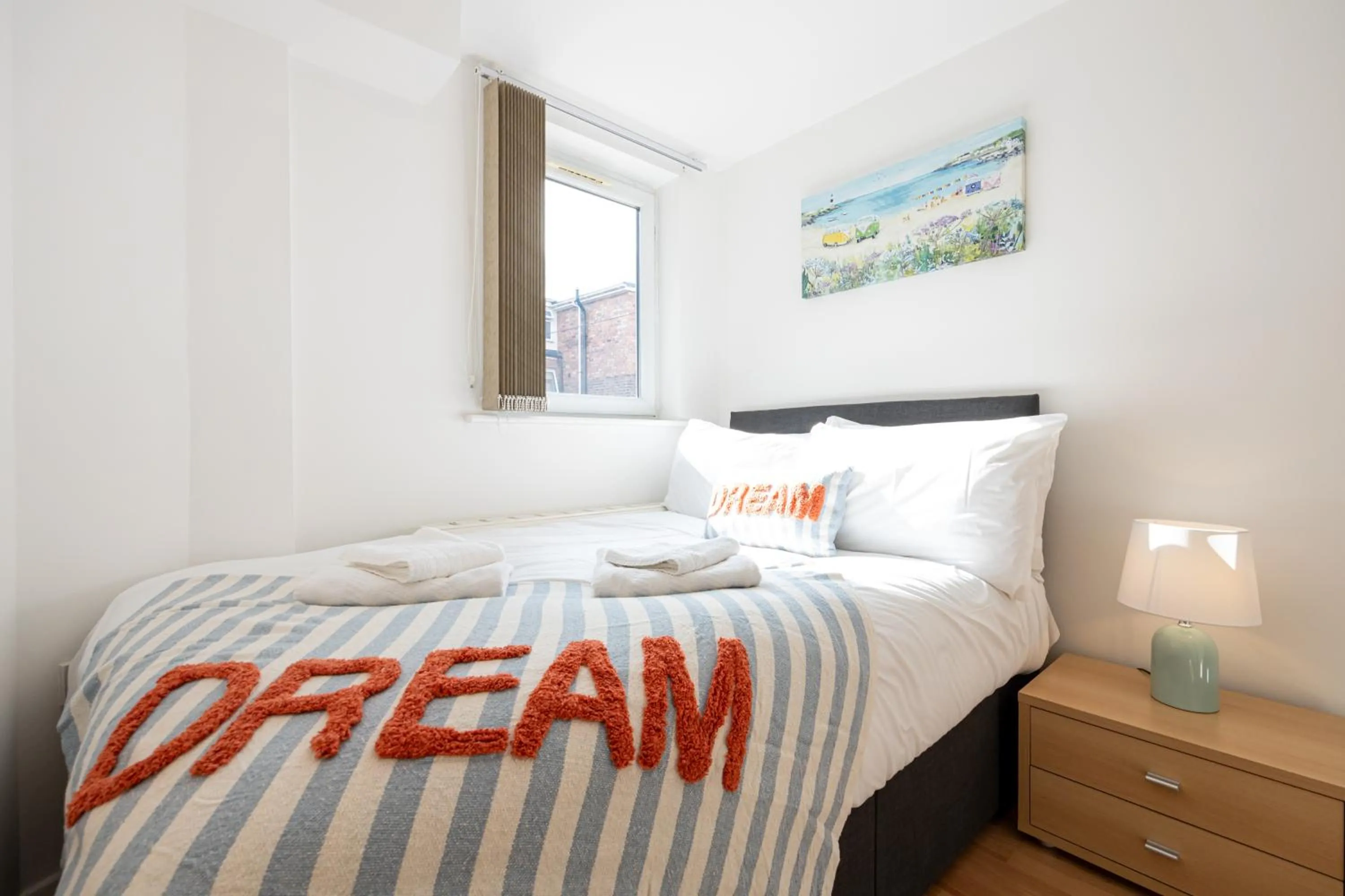 Bedroom, Bed in Withington Apartments