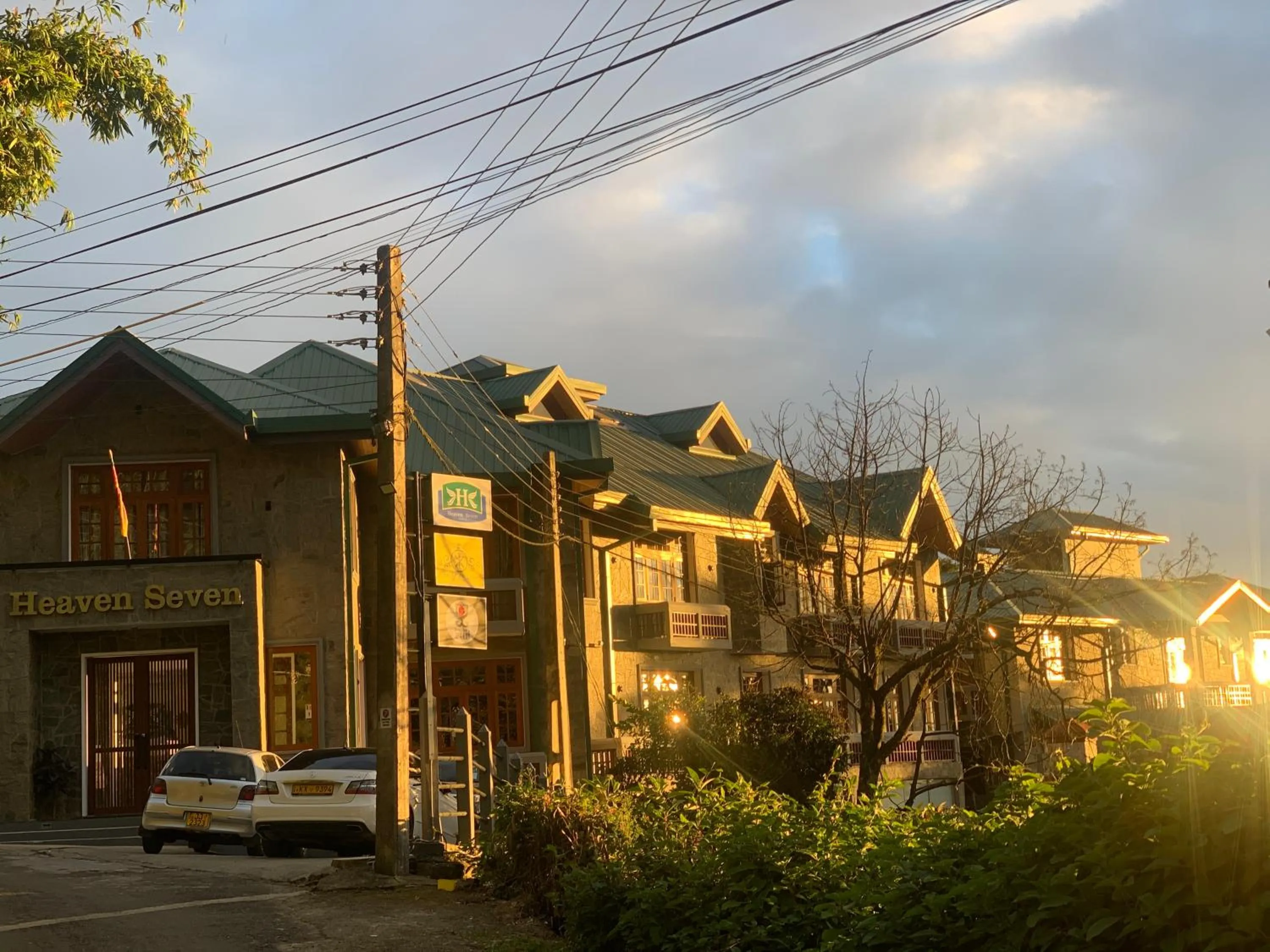 Sunrise in Heaven Seven Nuwara Eliya