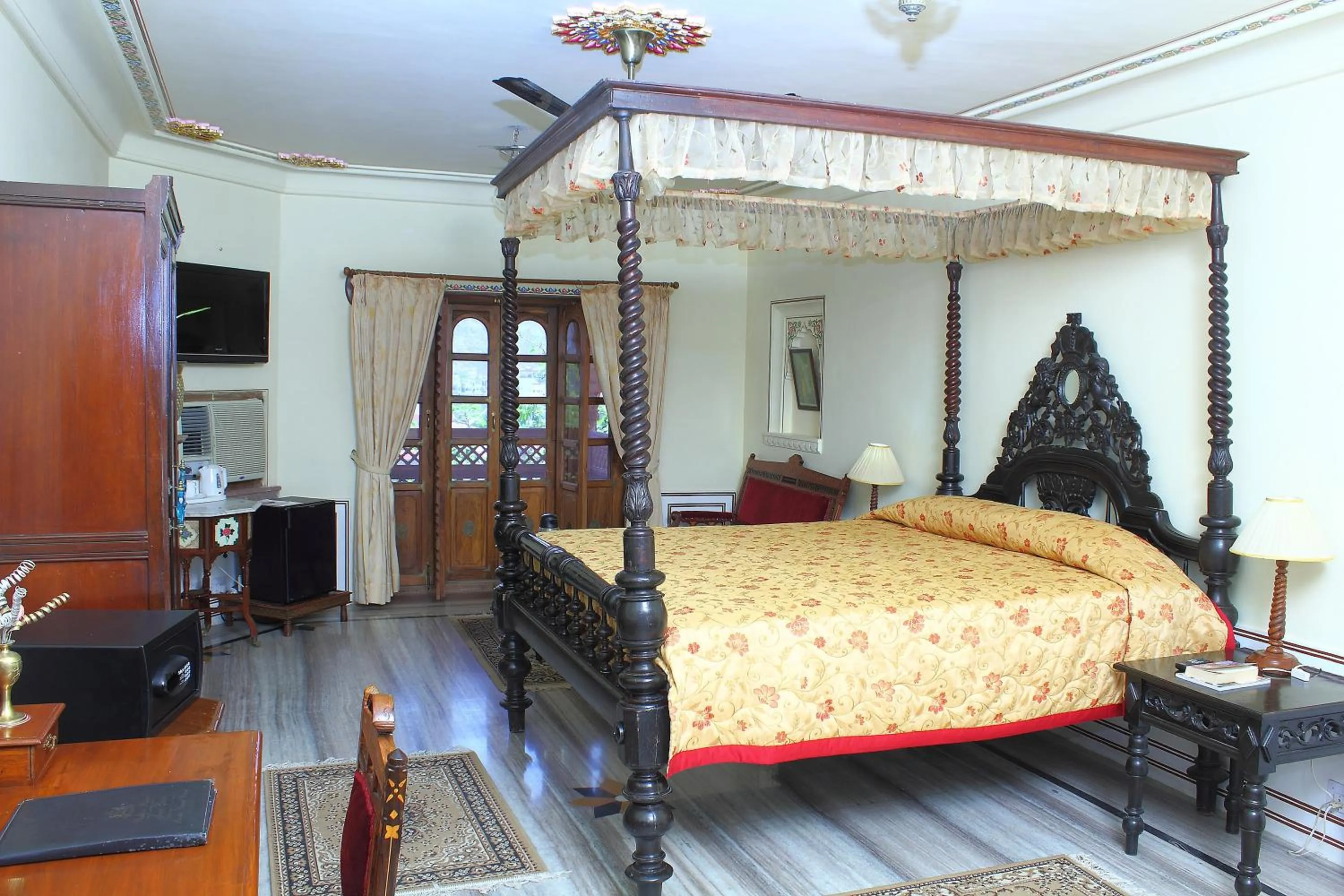 Bedroom, Bed in Jagat Palace