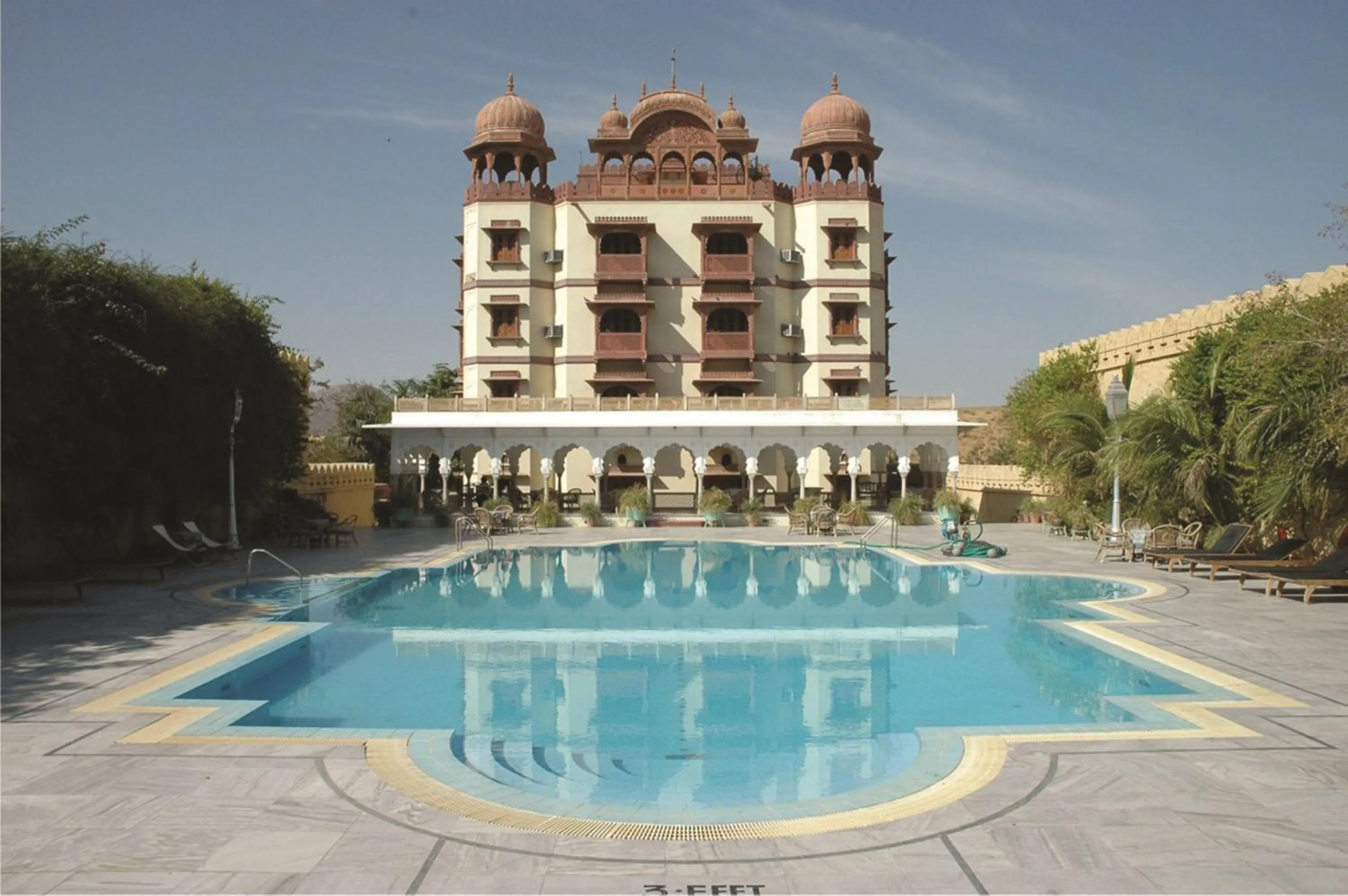 Swimming pool in Jagat Palace