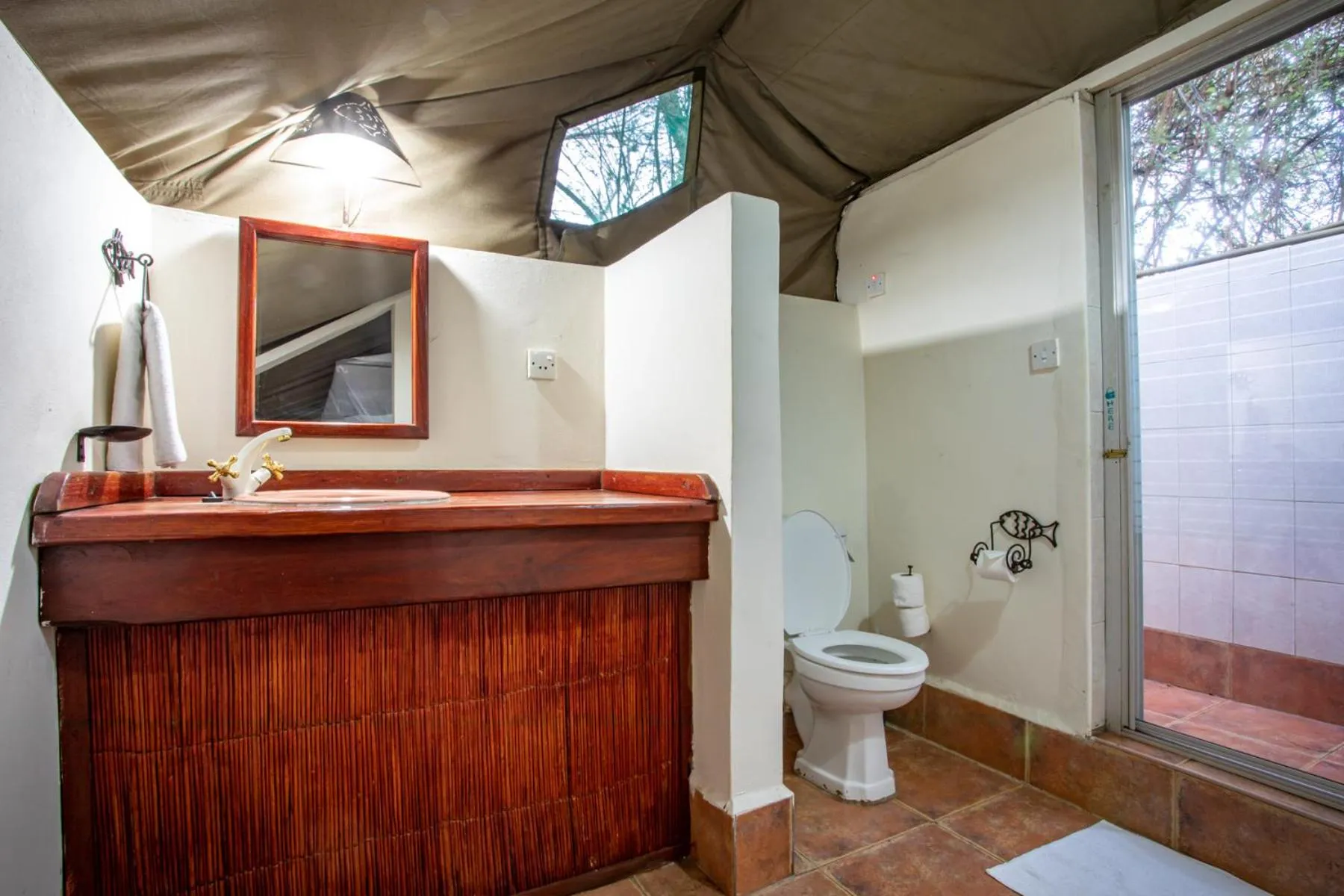 Bathroom in Maramba River Lodge