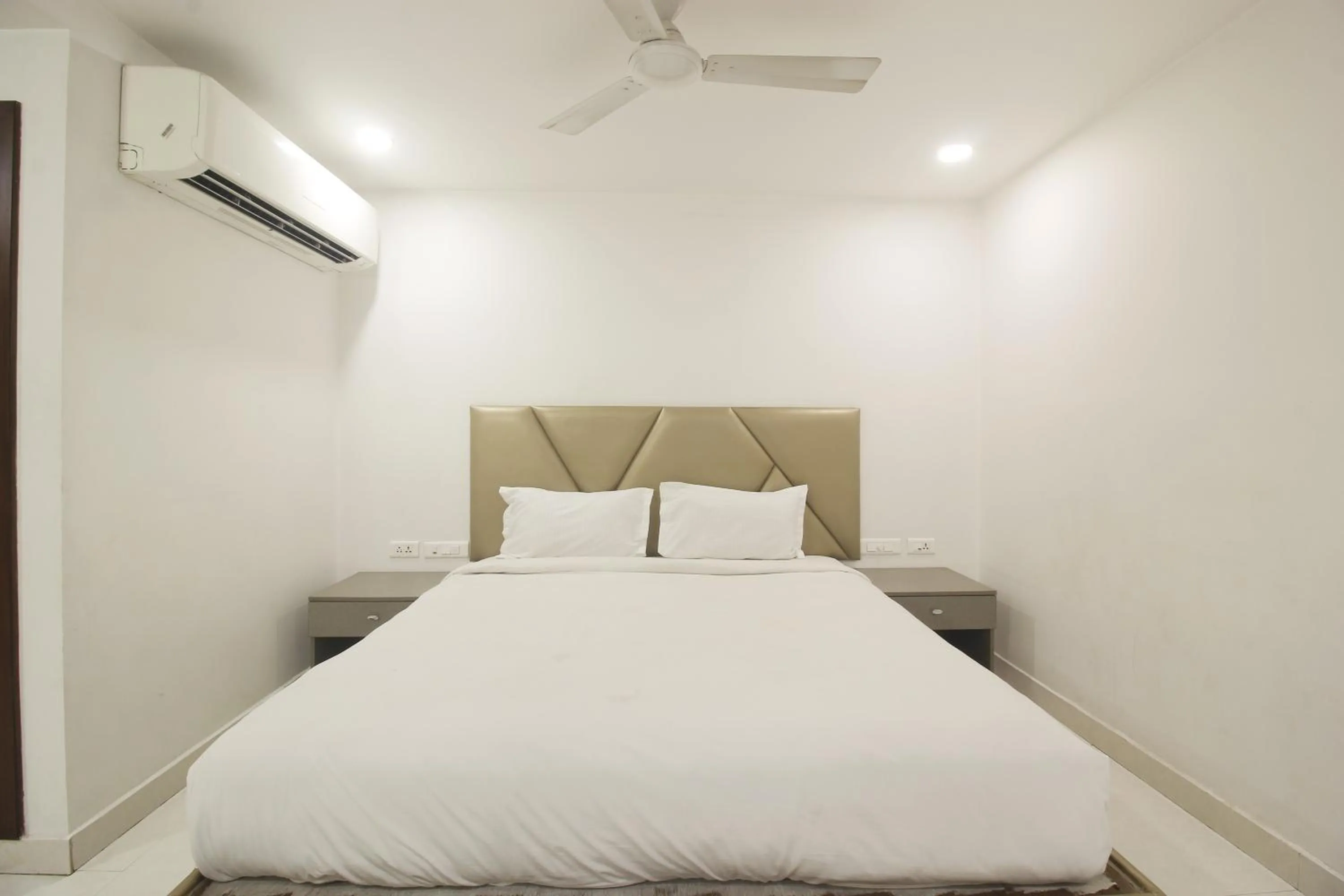 Photo of the whole room, Bed in Hotel SSR GRAND