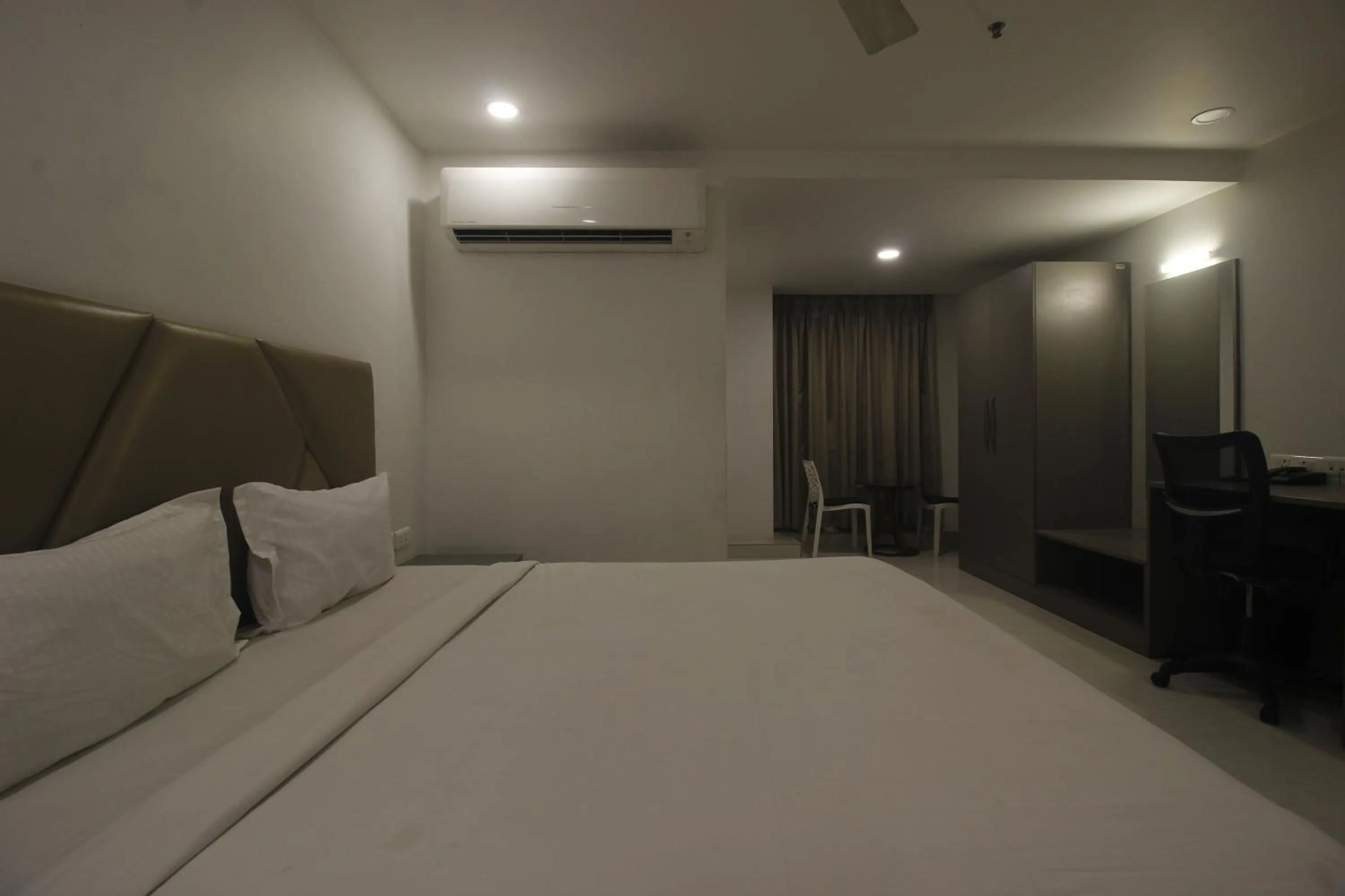 Bedroom, Bed in Hotel SSR GRAND